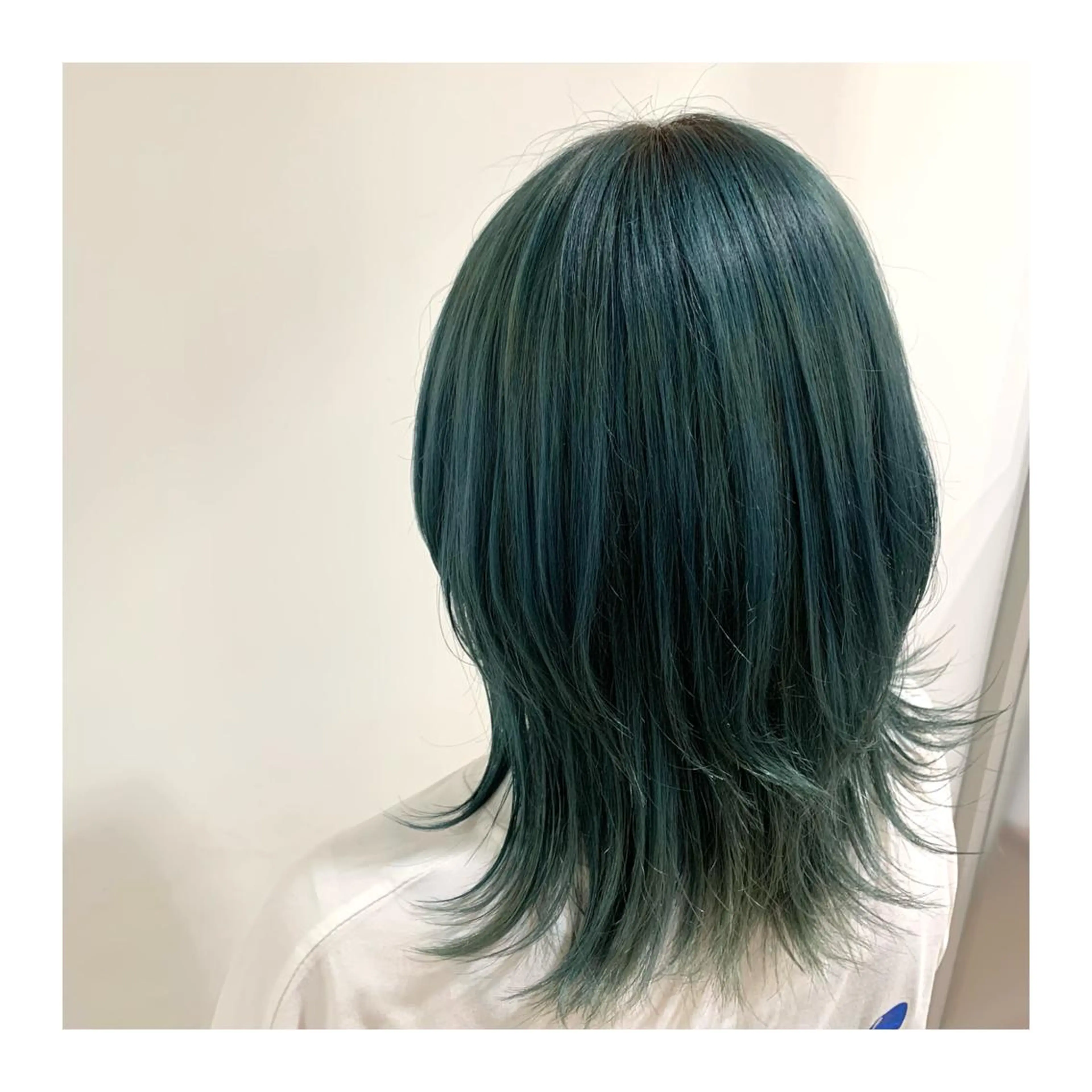 セミロング カラー あべ ゆうかのヘアスタイル
