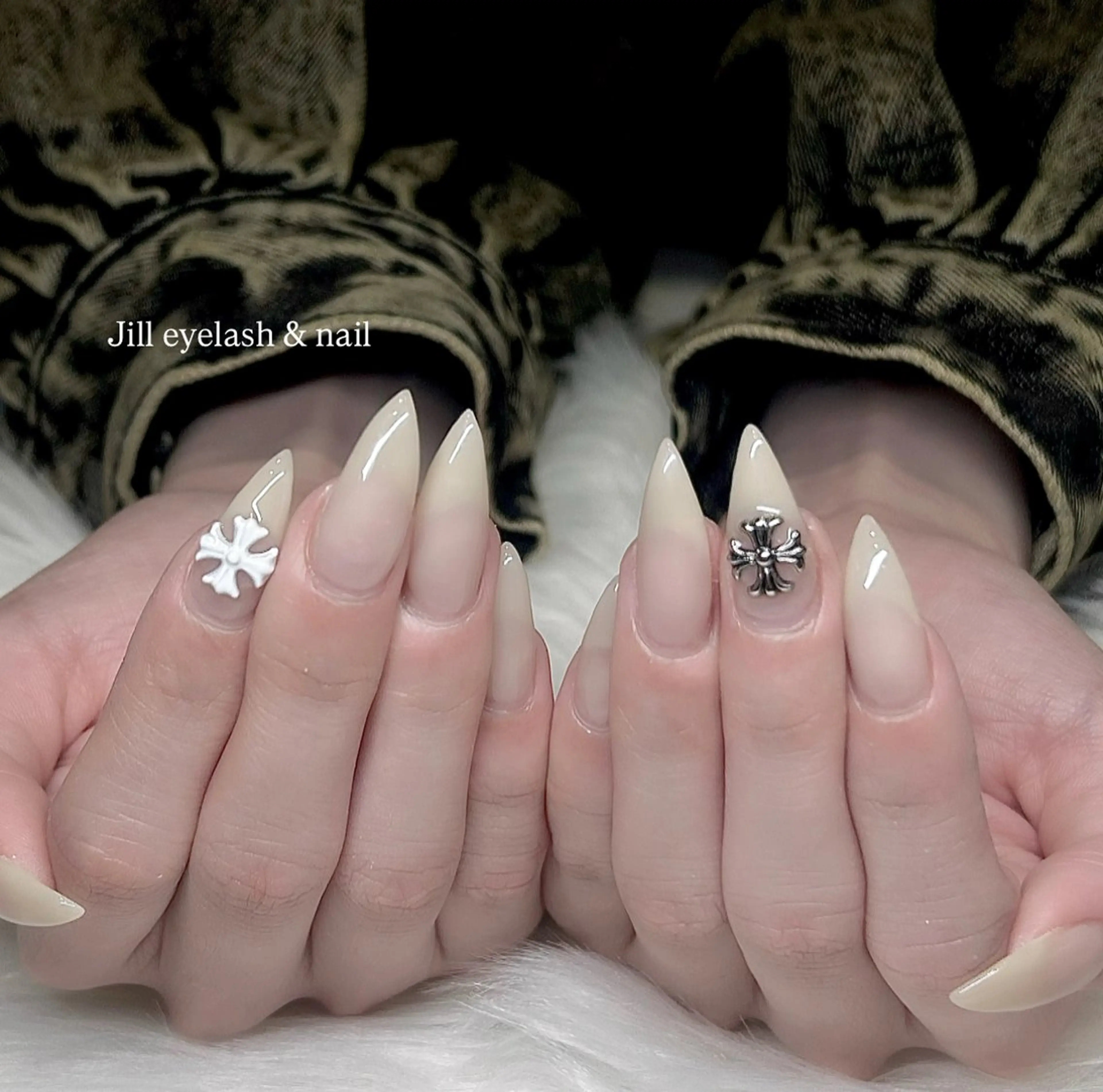 ネイル ハンドネイル ami 𝜗𝜚˚⋆のネイルデザイン