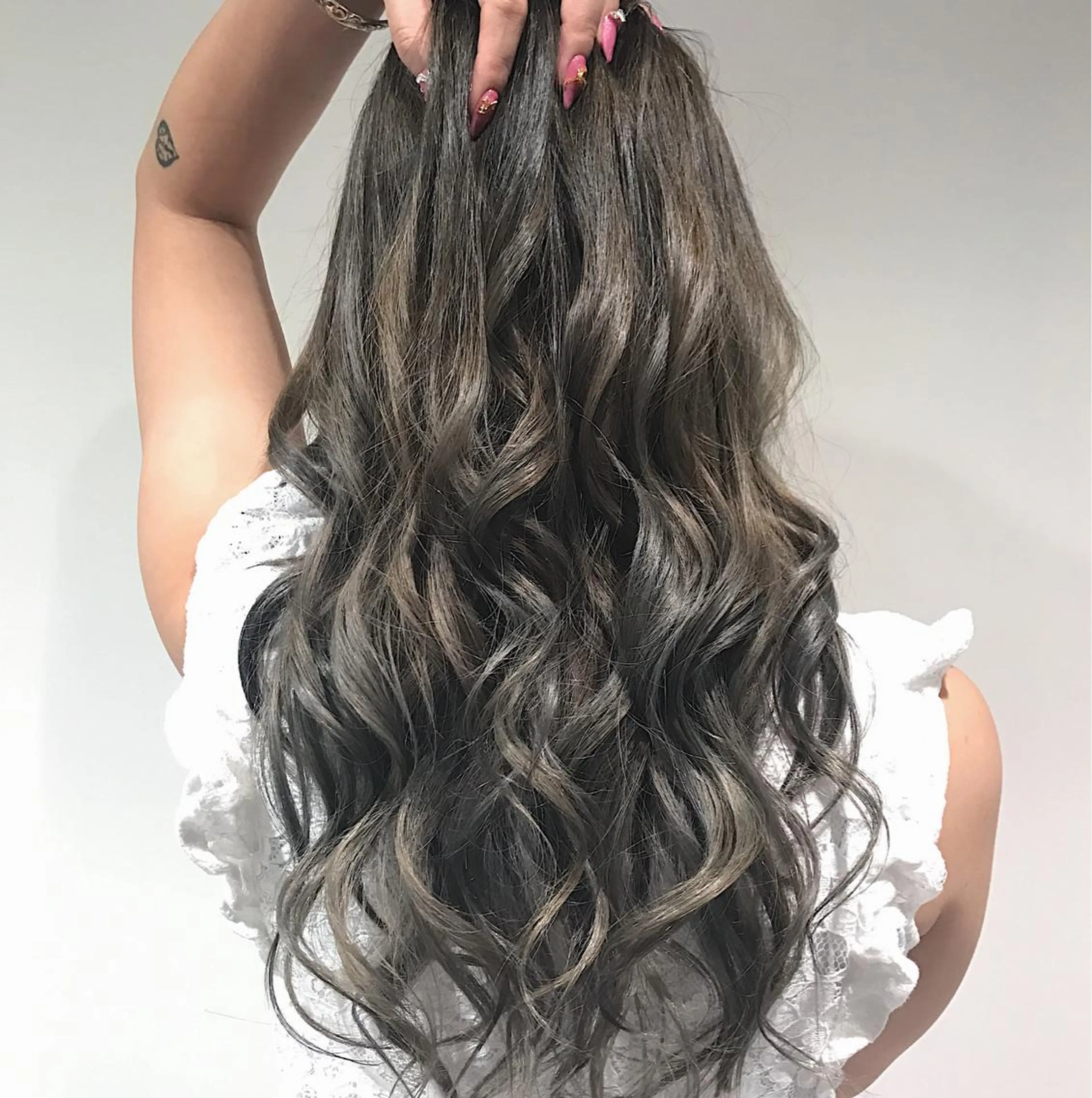 ロング カラー ヘアアレンジ Zina渋谷エリア マネージャShionのヘアスタイル