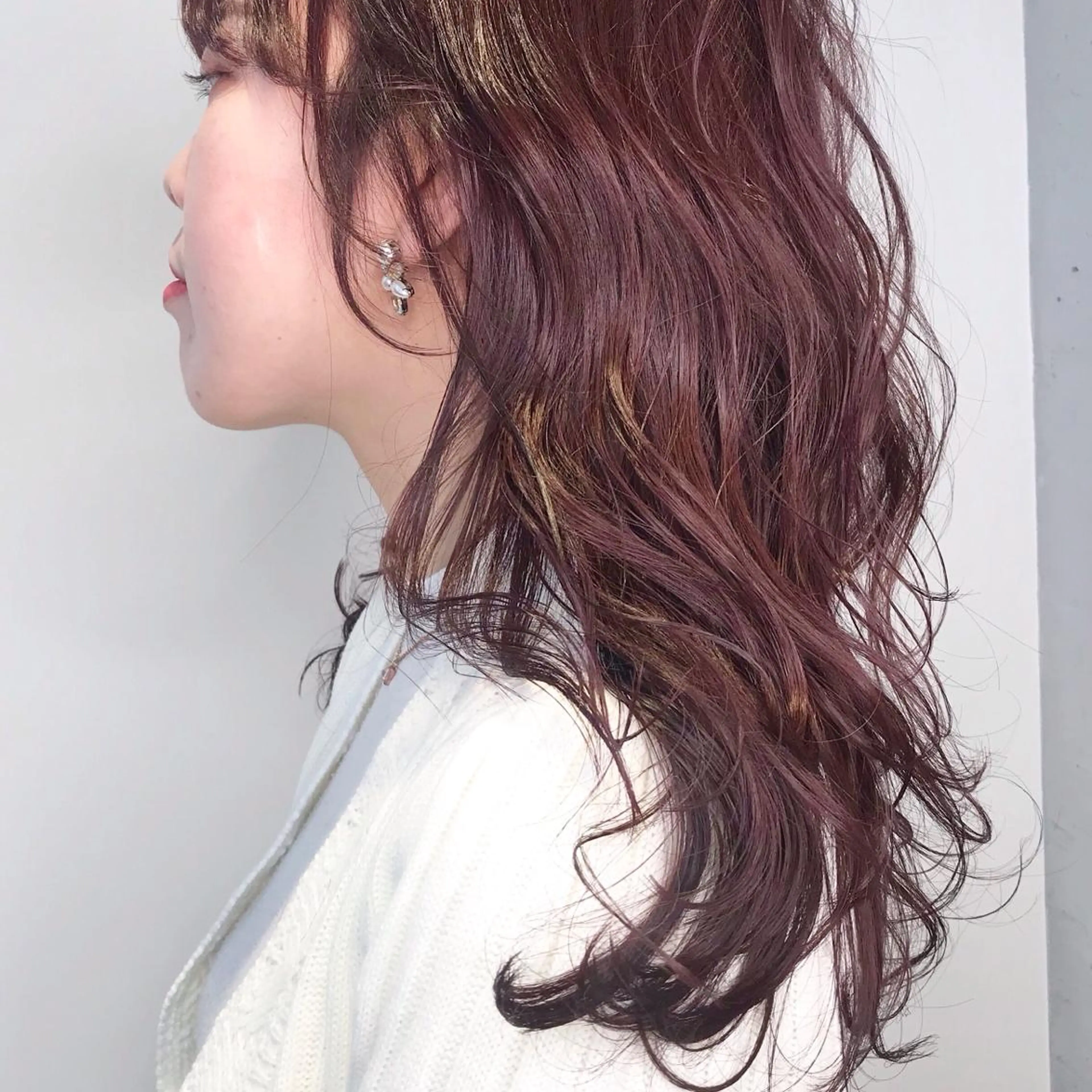 ロング AUBE shinjuku所属・ア イカのヘアスタイル