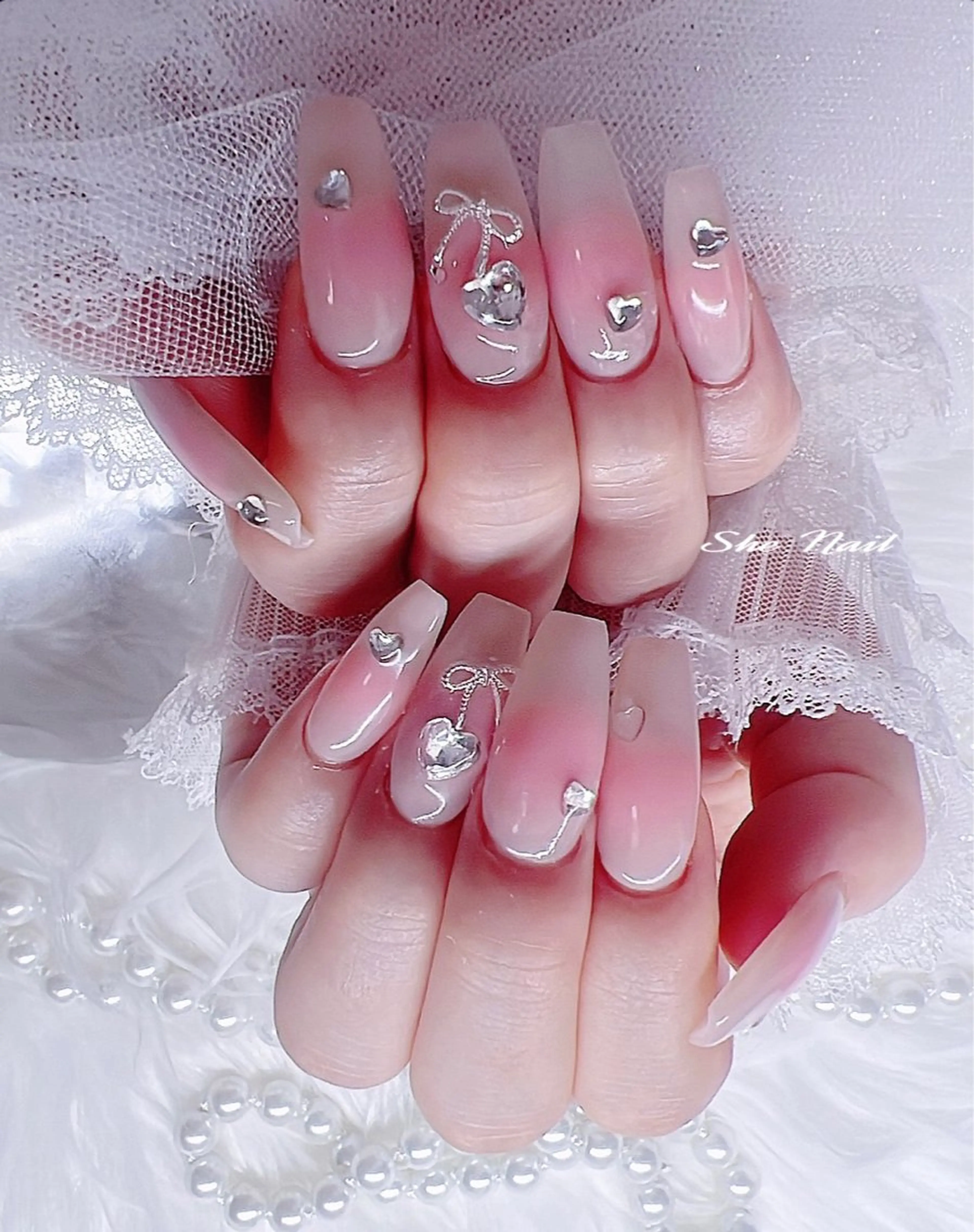 ネイル チークネイル 長さ出し フレンチネイル ガラスフレンチ キラキラネイル ハンドネイル She   Nail所属・ISA_ BELLAのネイルデザイン