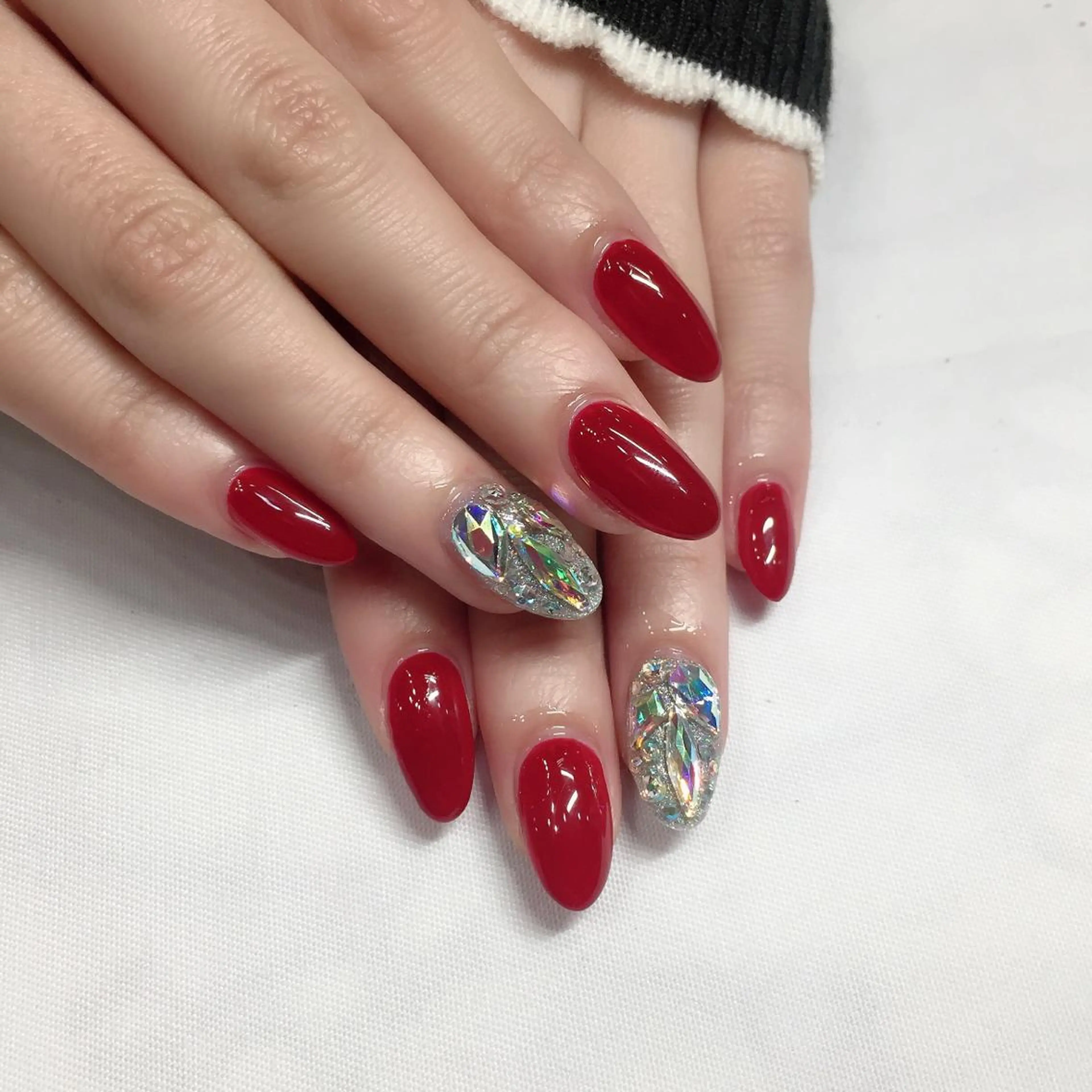 ネイル ストーンネイル ガールネイルサロン所属・ガール ネイルサロンのネイルデザイン