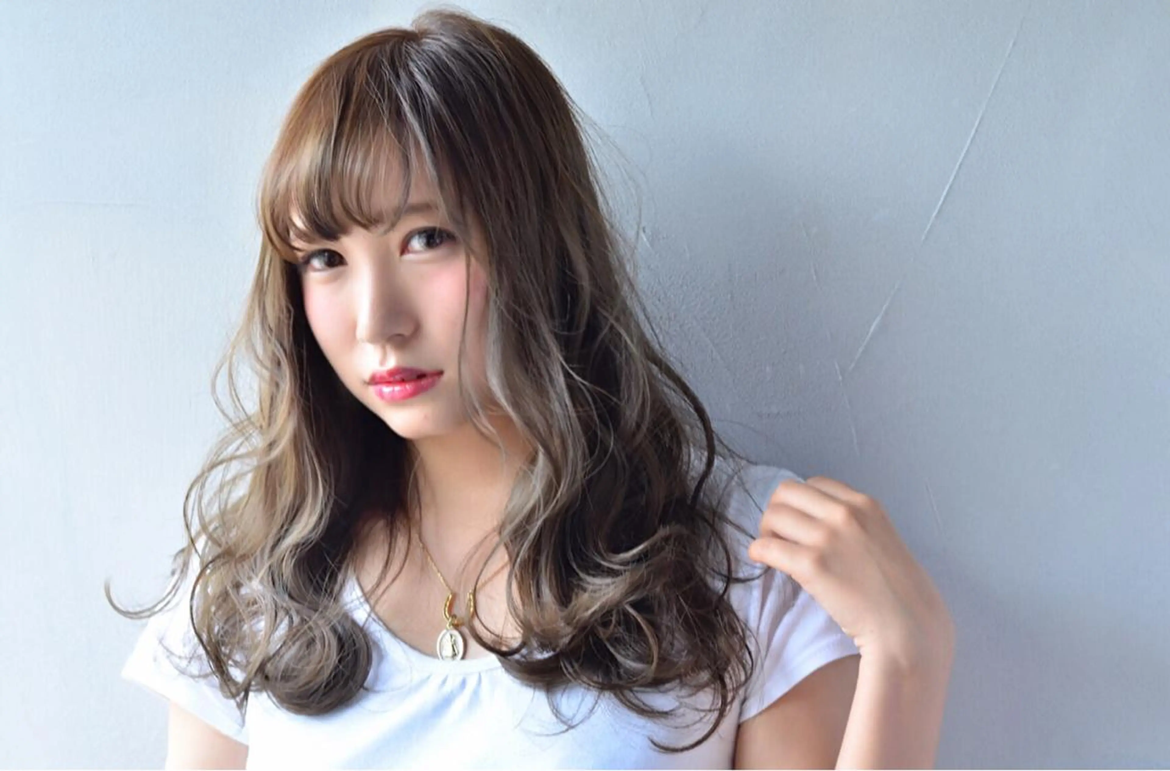 セミロング ロング カラー パーマ ヘアアレンジ アッシュ ブルーカラー ブルーアッシュ グラデーションカラー autre所属・大久保 ひでなりのヘアスタイル