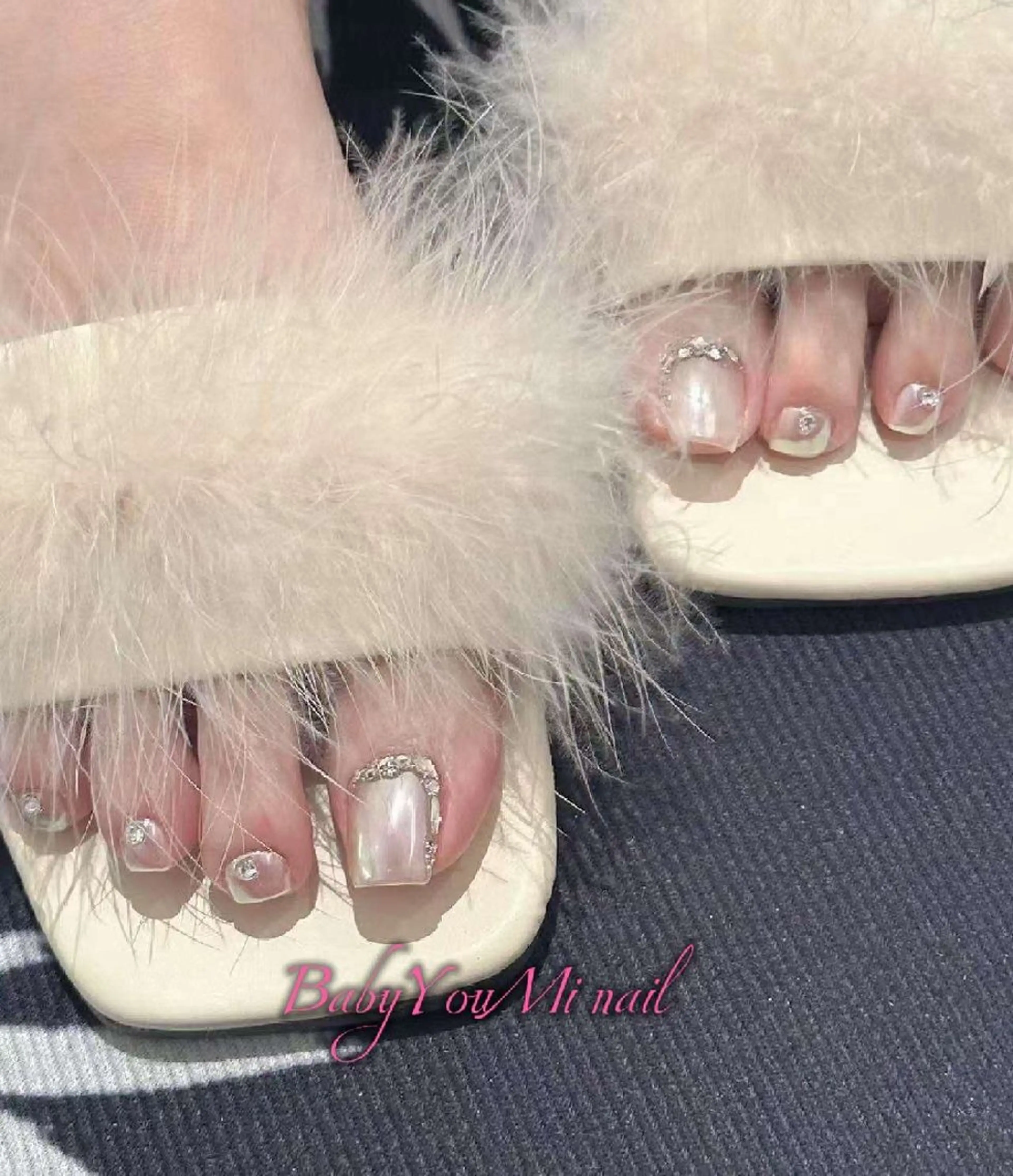 ネイル オーロラネイル フラワーネイル フットネイル フレンチネイル ジェルネイル フットネイル Oomiya 服部のネイルデザイン