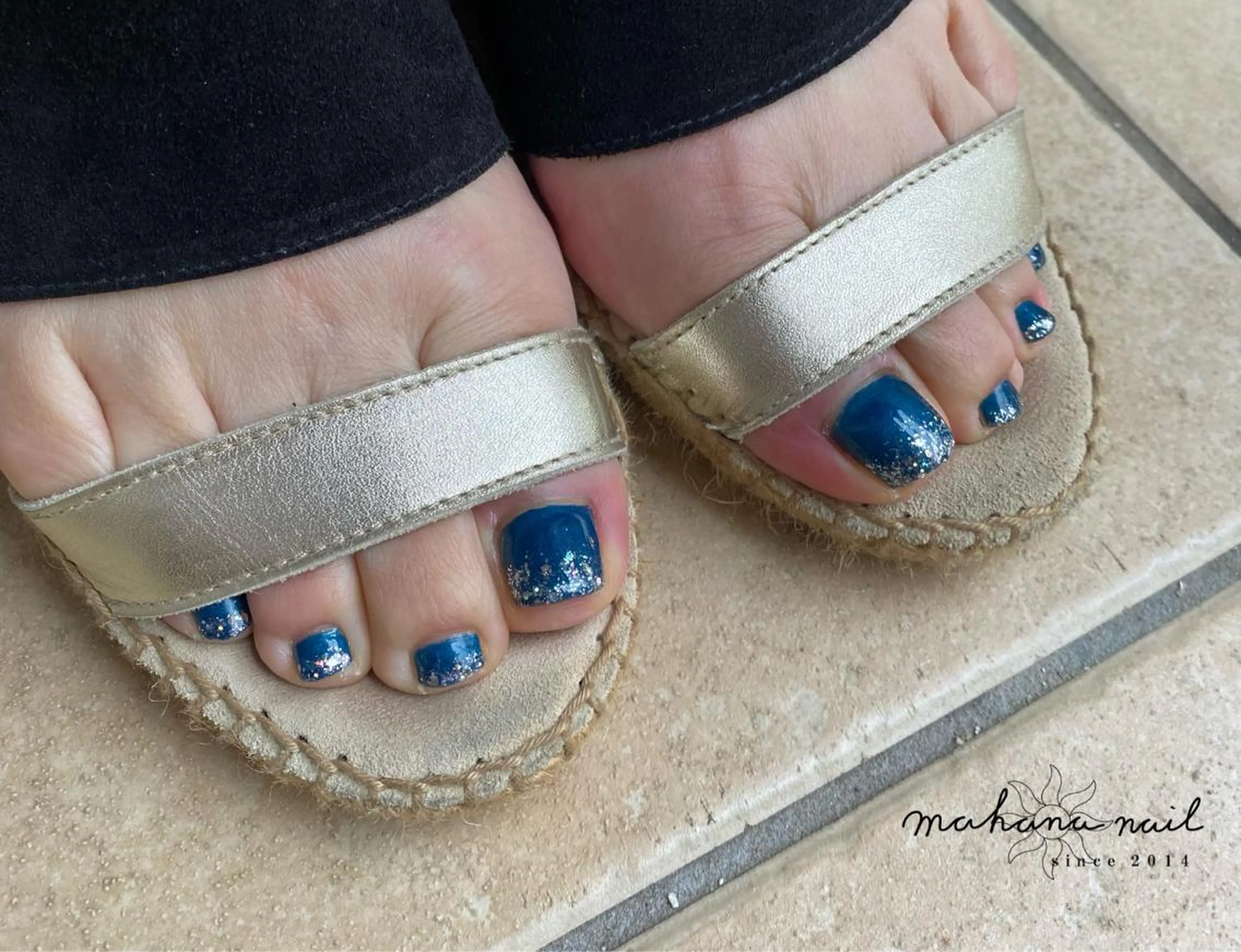 ネイル フットネイル ジェルネイル ラメ(グリッター) ワンカラーネイル mahana nailのネイルデザイン