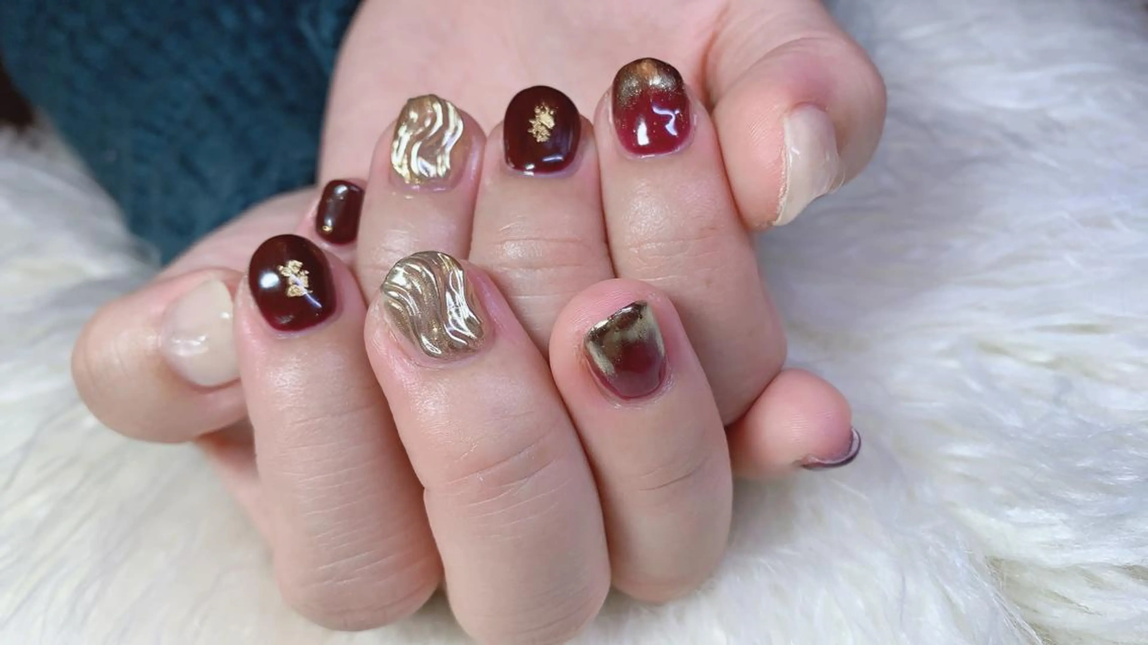 ネイル ブラウン ニュアンスネイル 赤色 pipi..所属・pipi ..のネイルデザイン