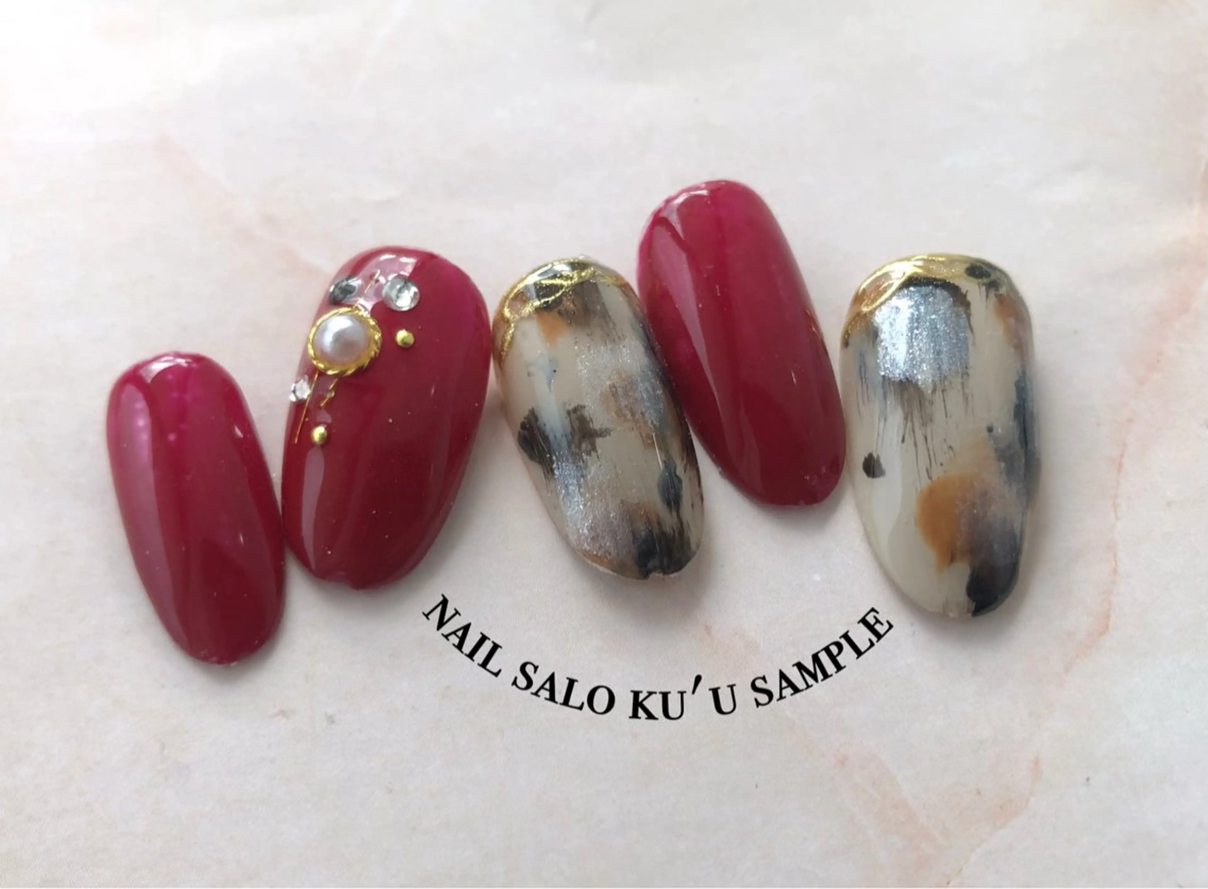 ミディアム サロンku'u所属・salon kuuのネイルデザイン