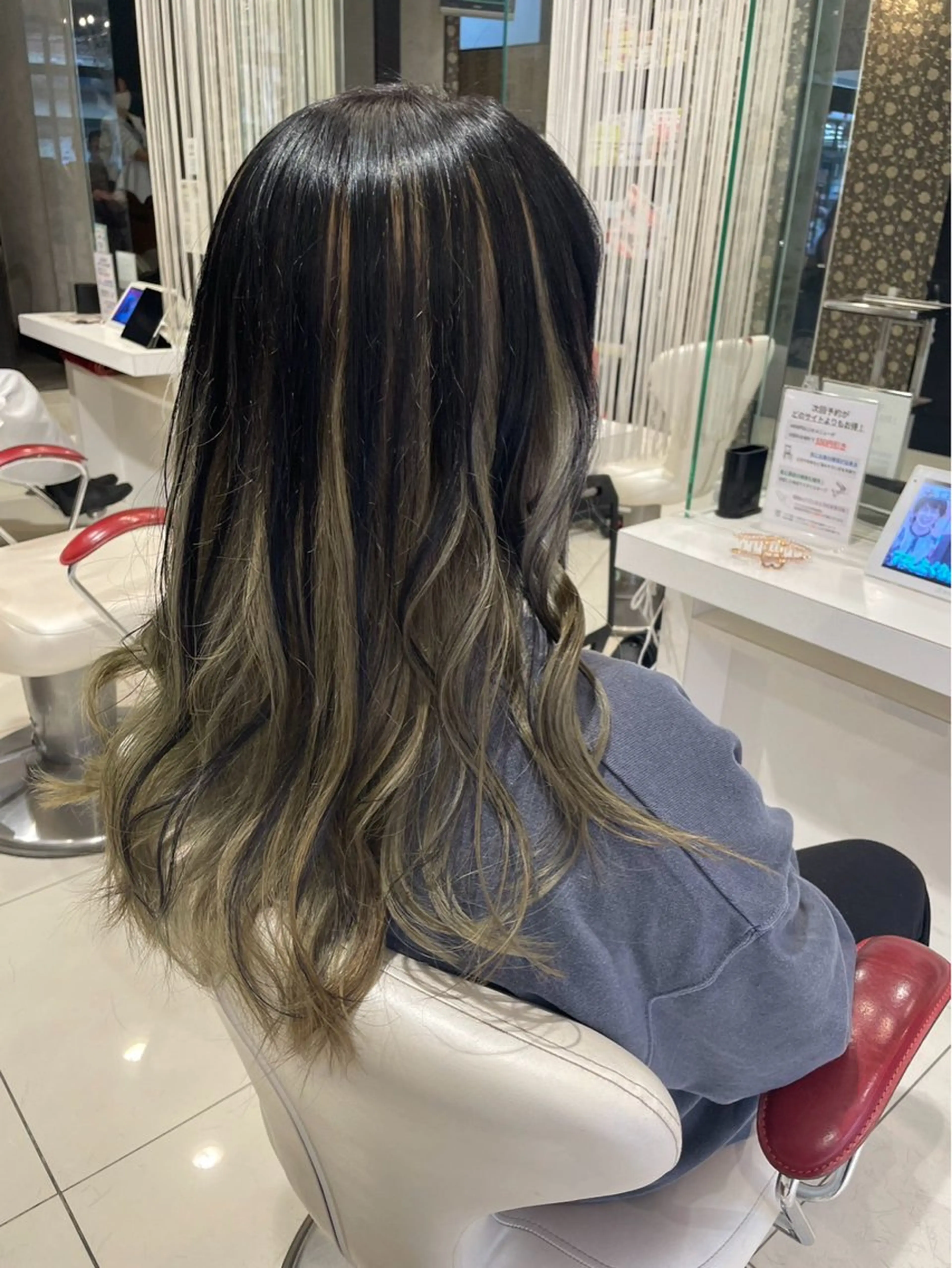 ロング カラー ヘアアレンジ ハイトーンブリーチ有 ブリーチ無しお任せのヘアスタイル