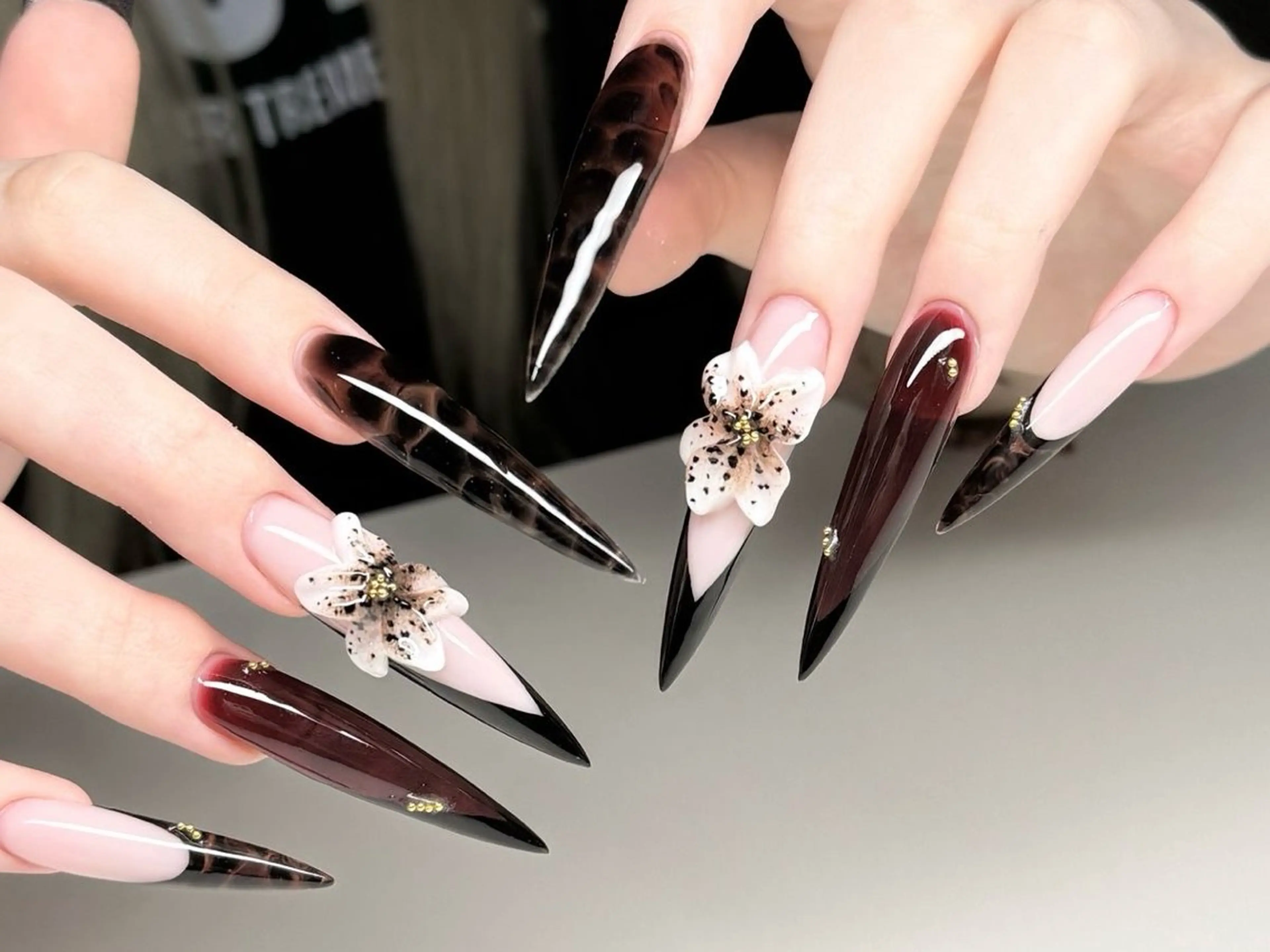 ネイル 長さ出し 韓国ネイル マグネットネイル バレンタイン ワンホンネイル ハンドネイル 高橋 真央のネイルデザイン