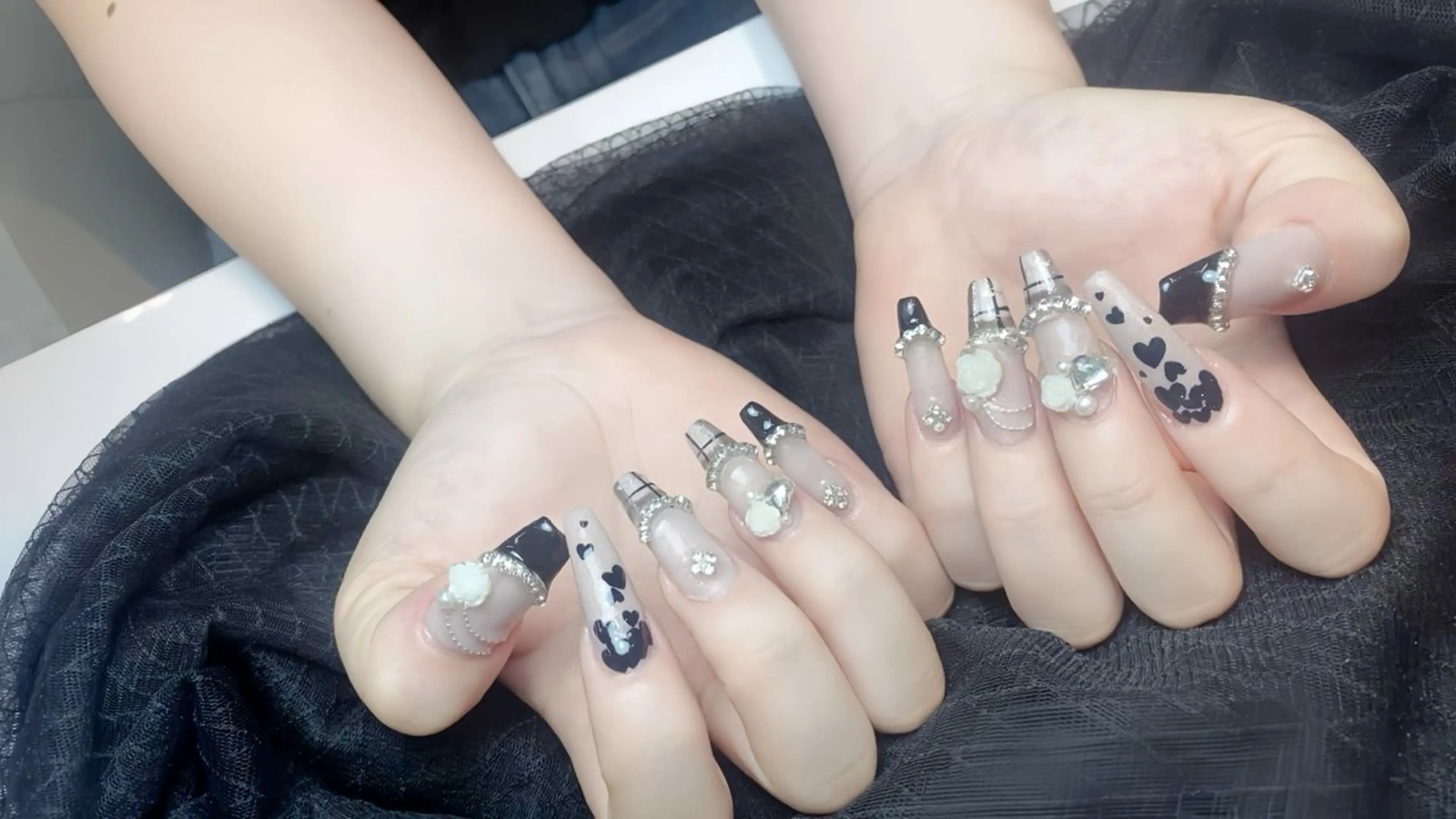 ネイル アートネイル フレンチネイル ジェルネイル 韓国ネイル ミラーネイル ハンドネイル Rin Nail 新大久保店のネイルデザイン