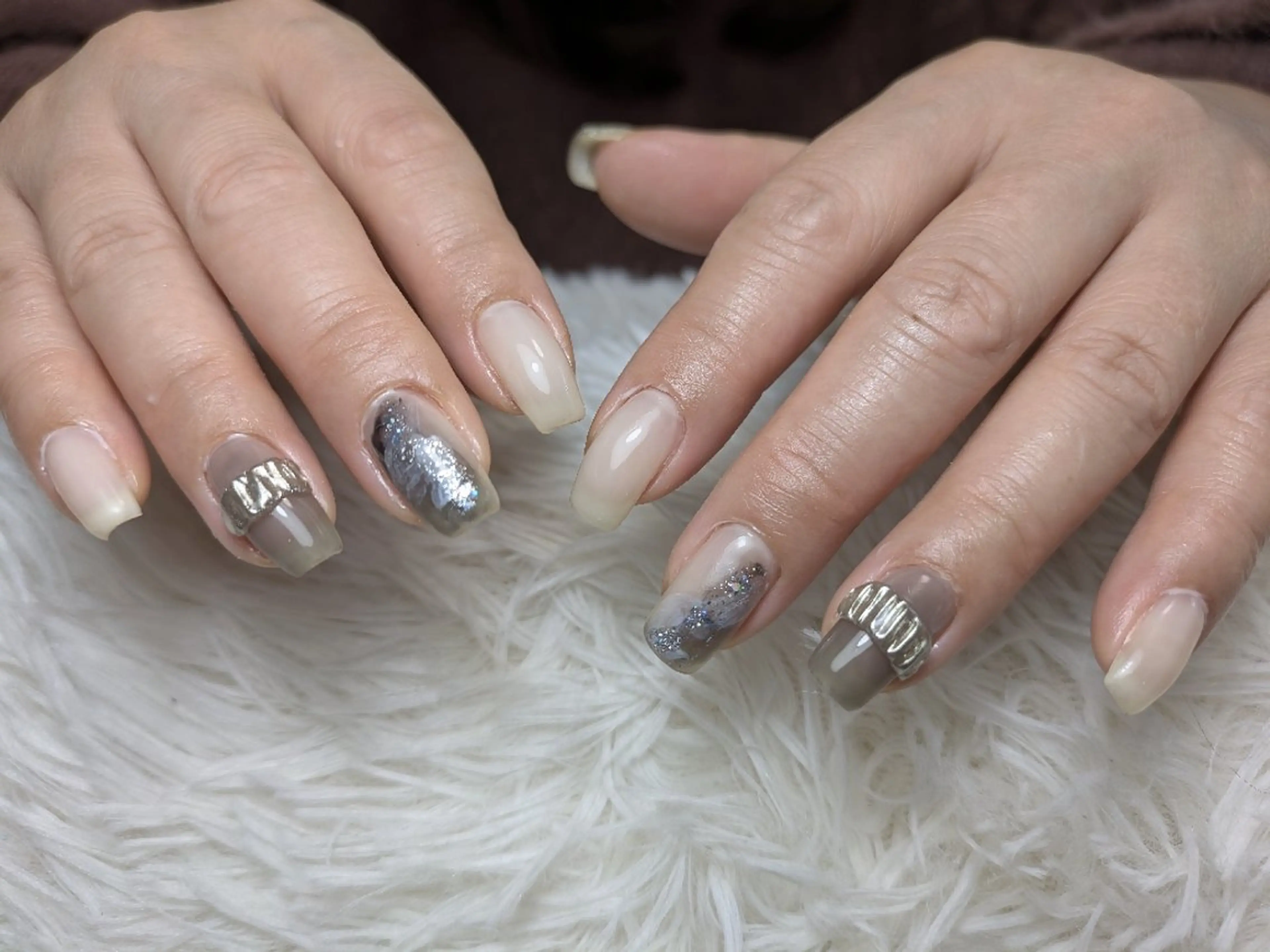 ミディアム ハンドネイル Nailspeace Omalyのネイルデザイン