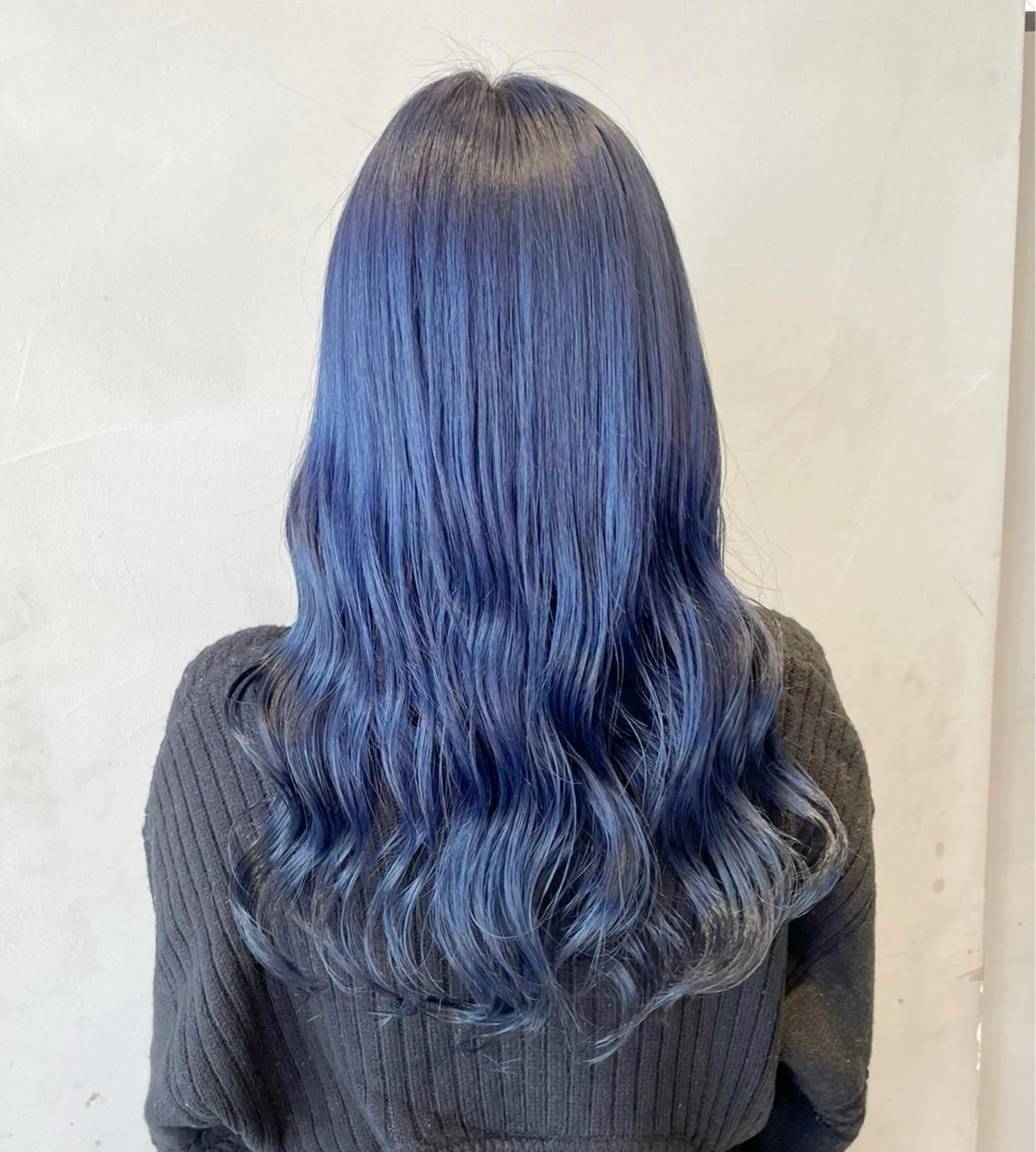 ロング カラー ヘアアレンジ ブリーチ ブルーカラー ネイビーカラー ヘアカラー トリートメント ヘアセット 艶髪/レイヤーカット 🐣misakiのヘアスタイル