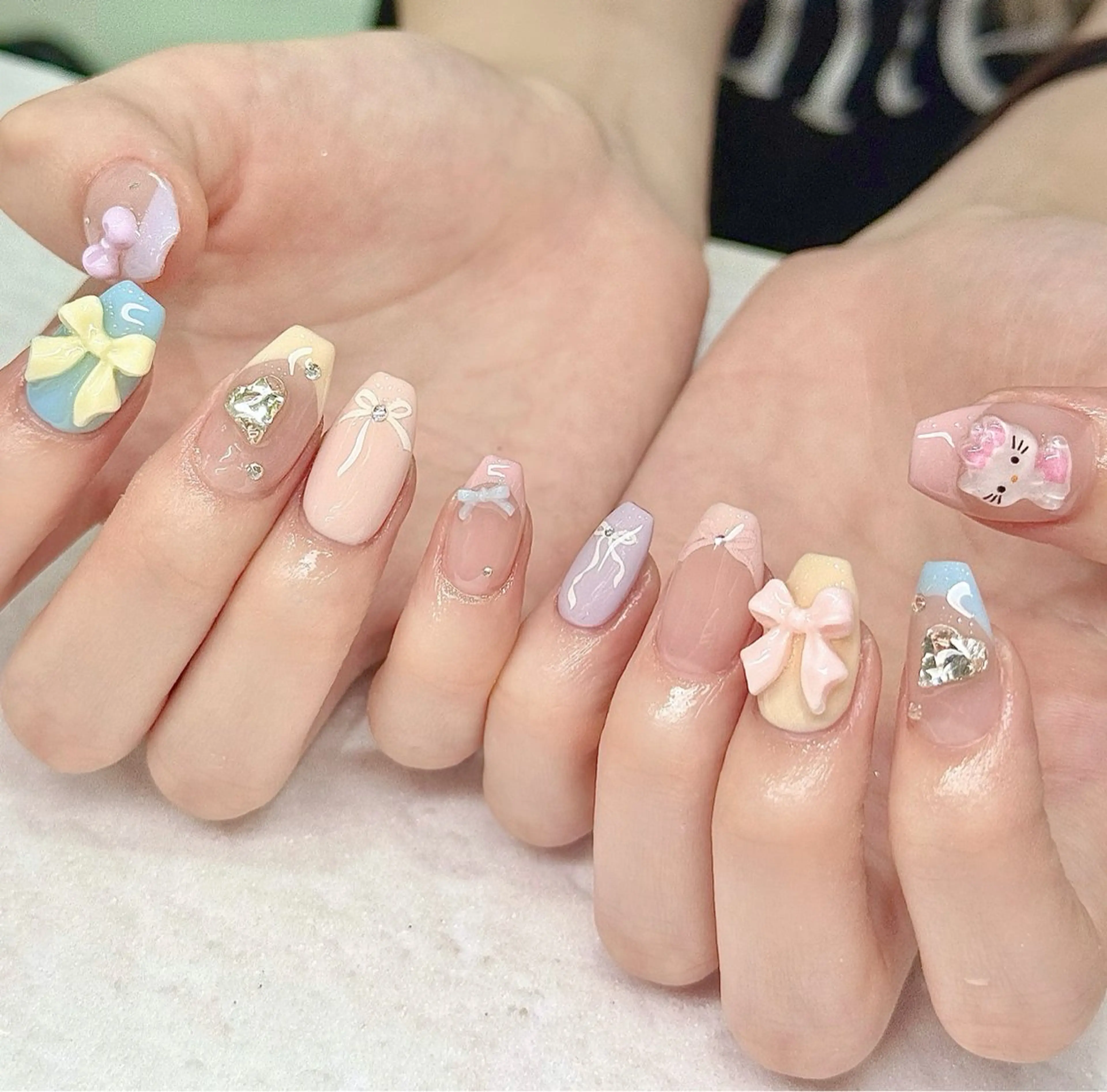 ネイル アートネイル オーロラネイル ブルー チークネイル フットネイル ハンドネイル NAILS168 新大久保店のネイルデザイン