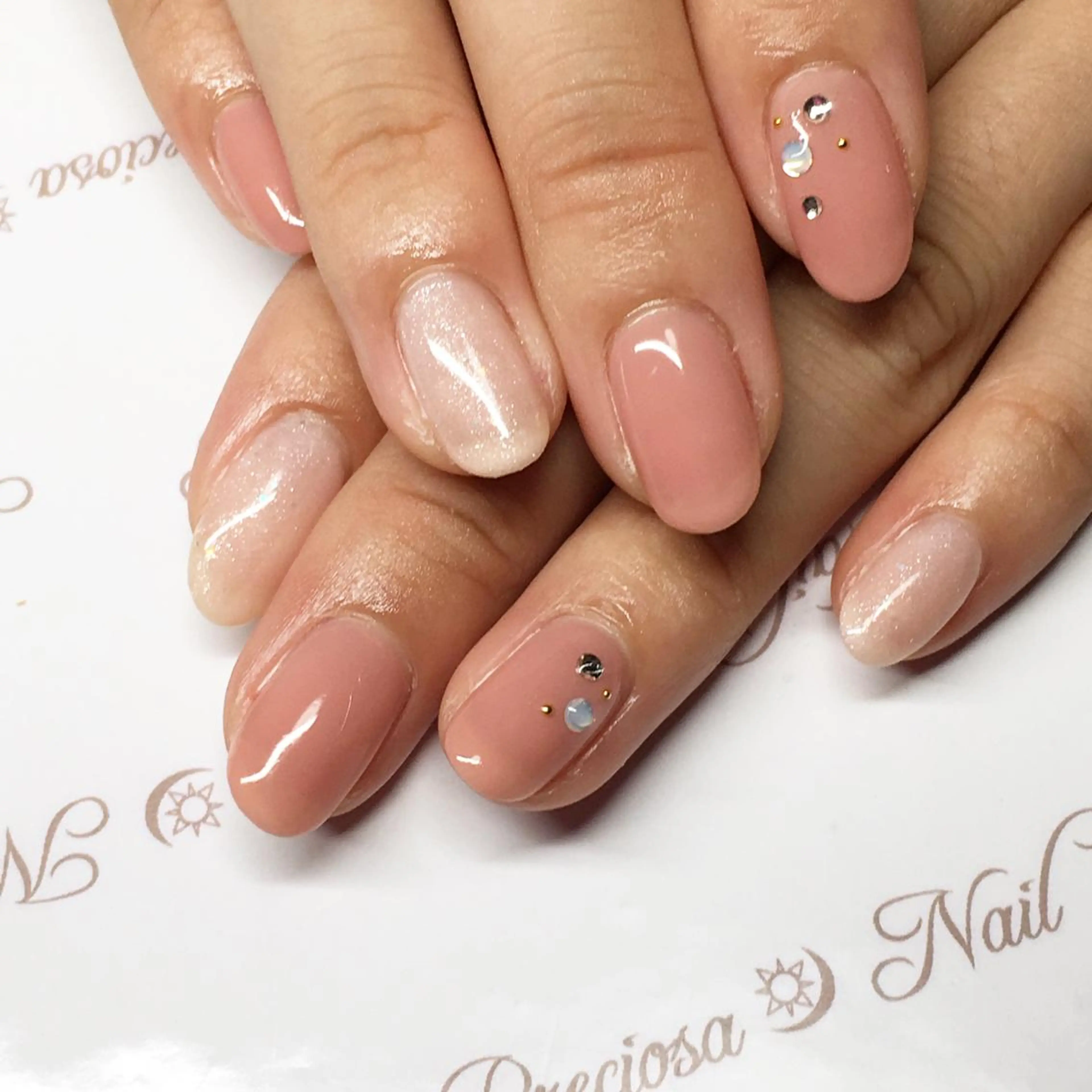 ネイル ストーンネイル preciosa.nail所属・久場 晴美のネイルデザイン