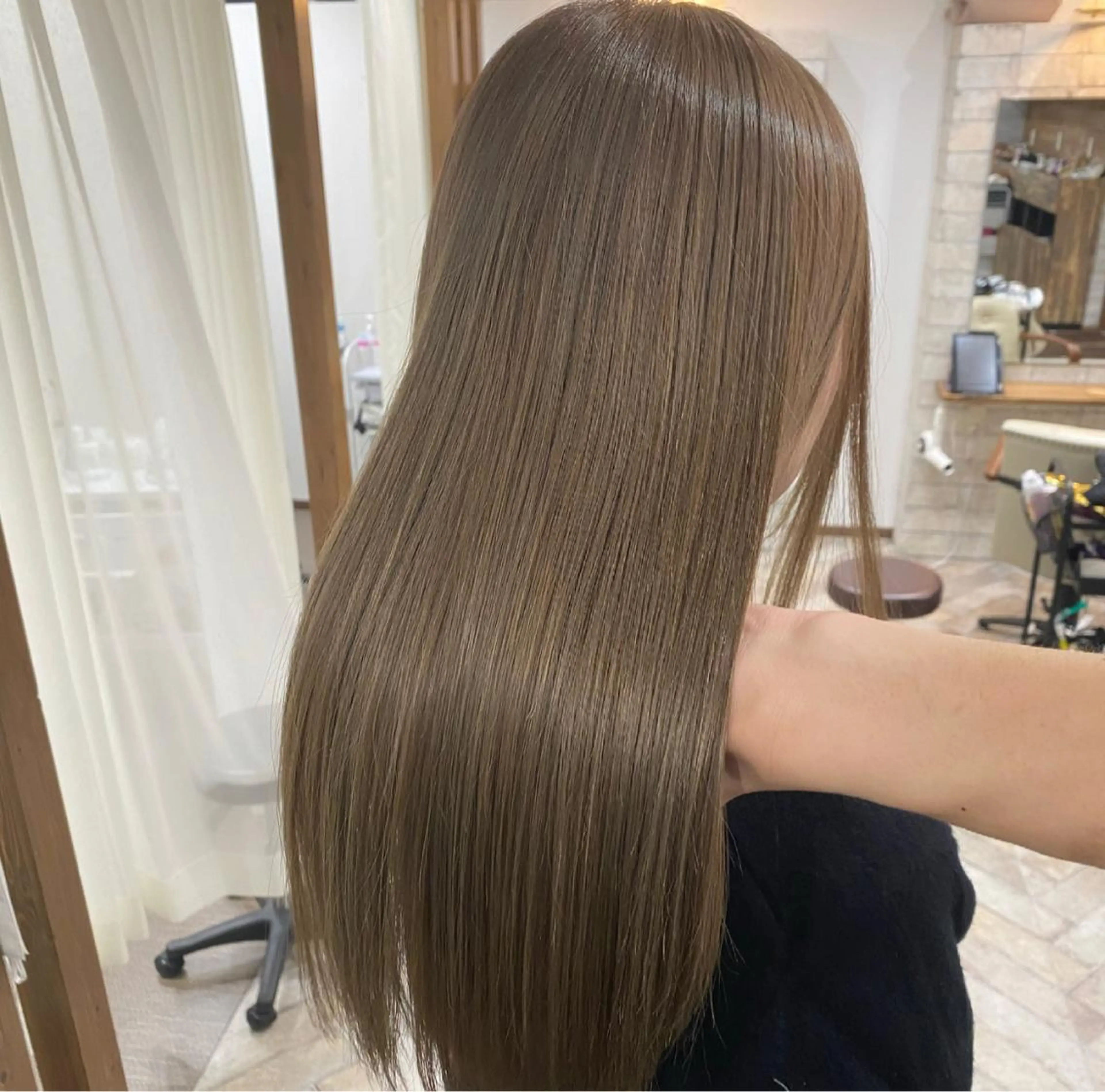 ロング カラー パーマ ヘアアレンジ メンズ キッズ ネイル マツエク・マツパ ヘアカラー トリートメント ハイライト、レイヤー カット/西梅田/中西のヘアスタイル