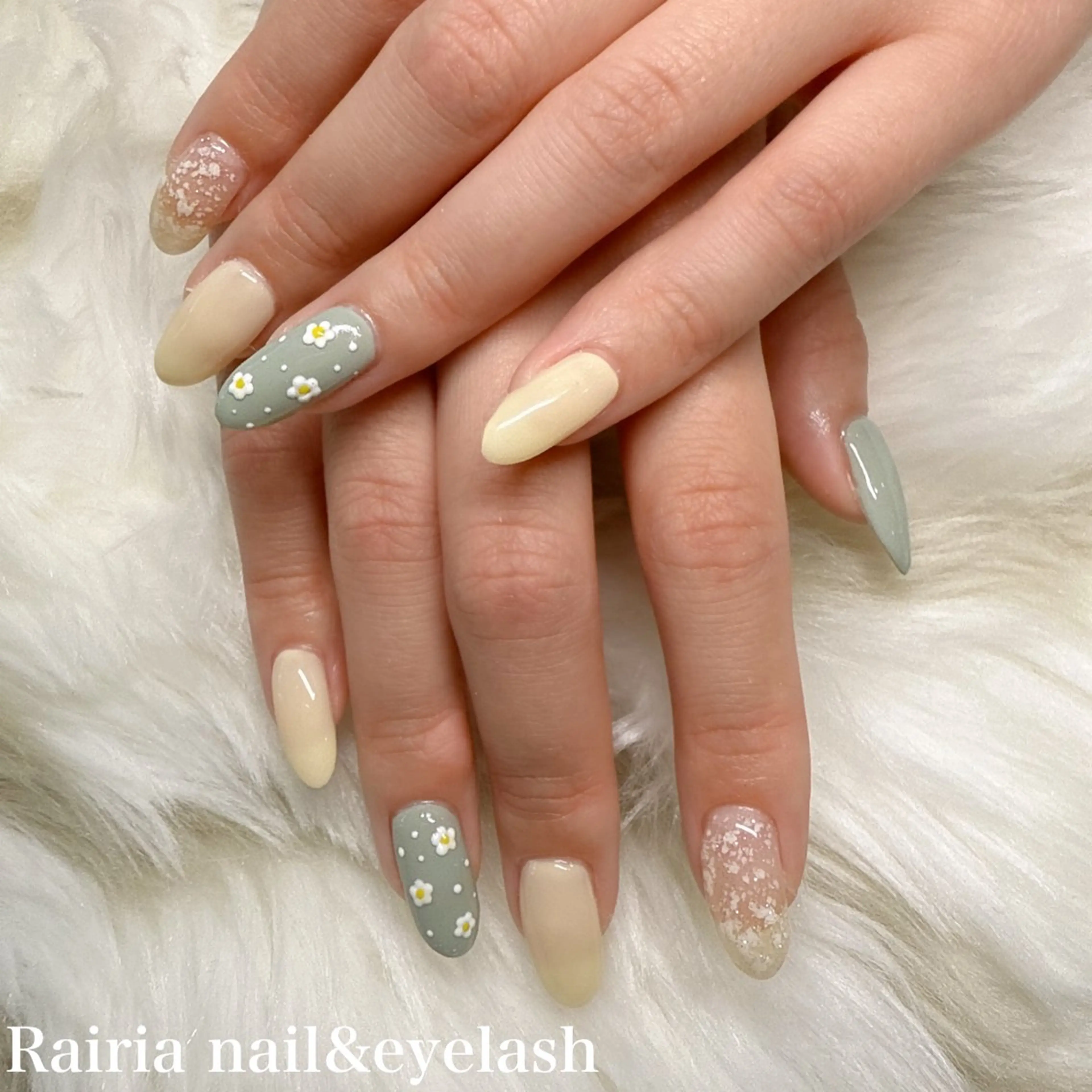 ネイル Rairia   nail所属・屋敷 理奈のネイルデザイン