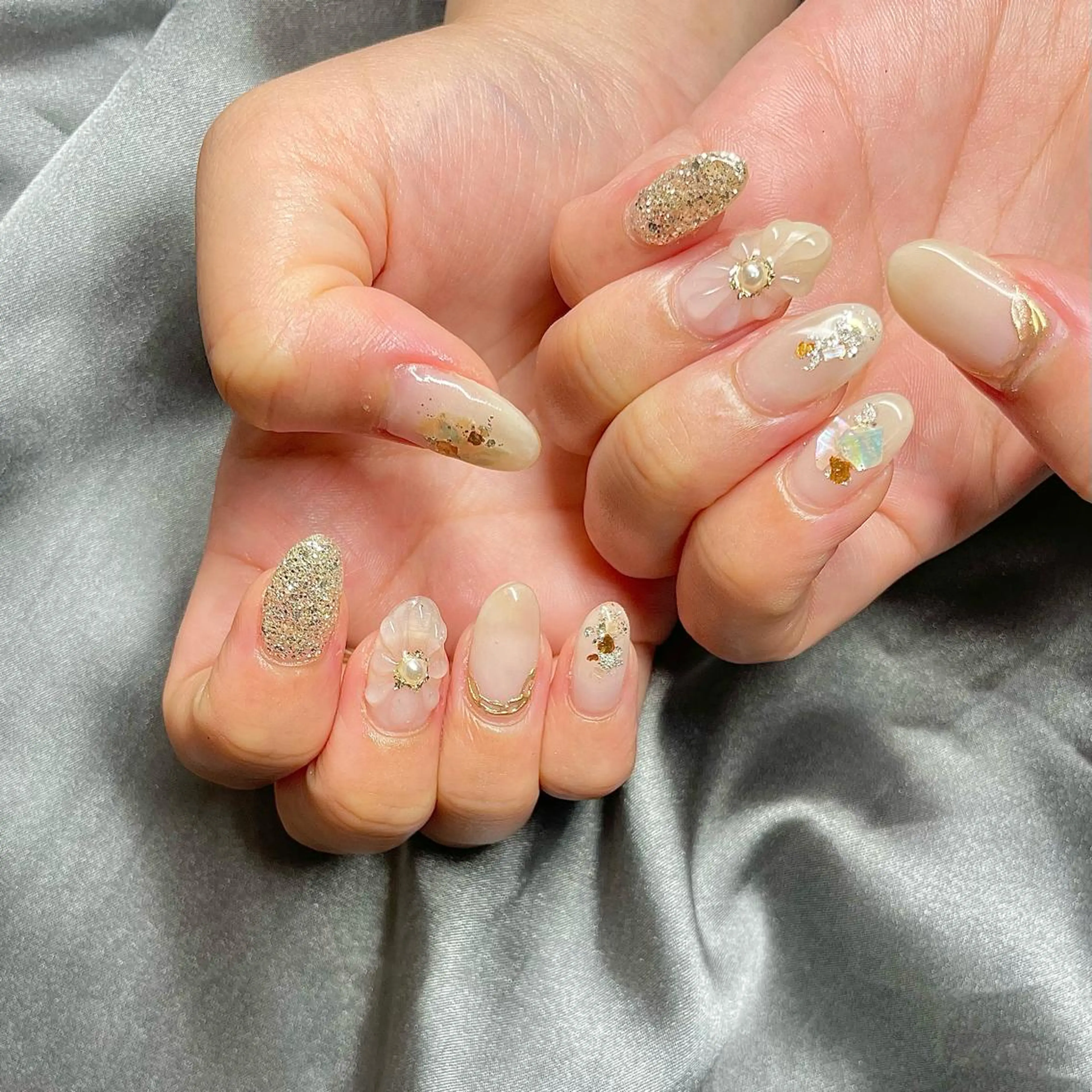 ミディアム カラー パーマ ヘアアレンジ メンズ キッズ ネイル マツエク・マツパ アイブロウ クリアネイル フラワーネイル ホワイト nail&eye Aoのマツエク・マツパデザイン