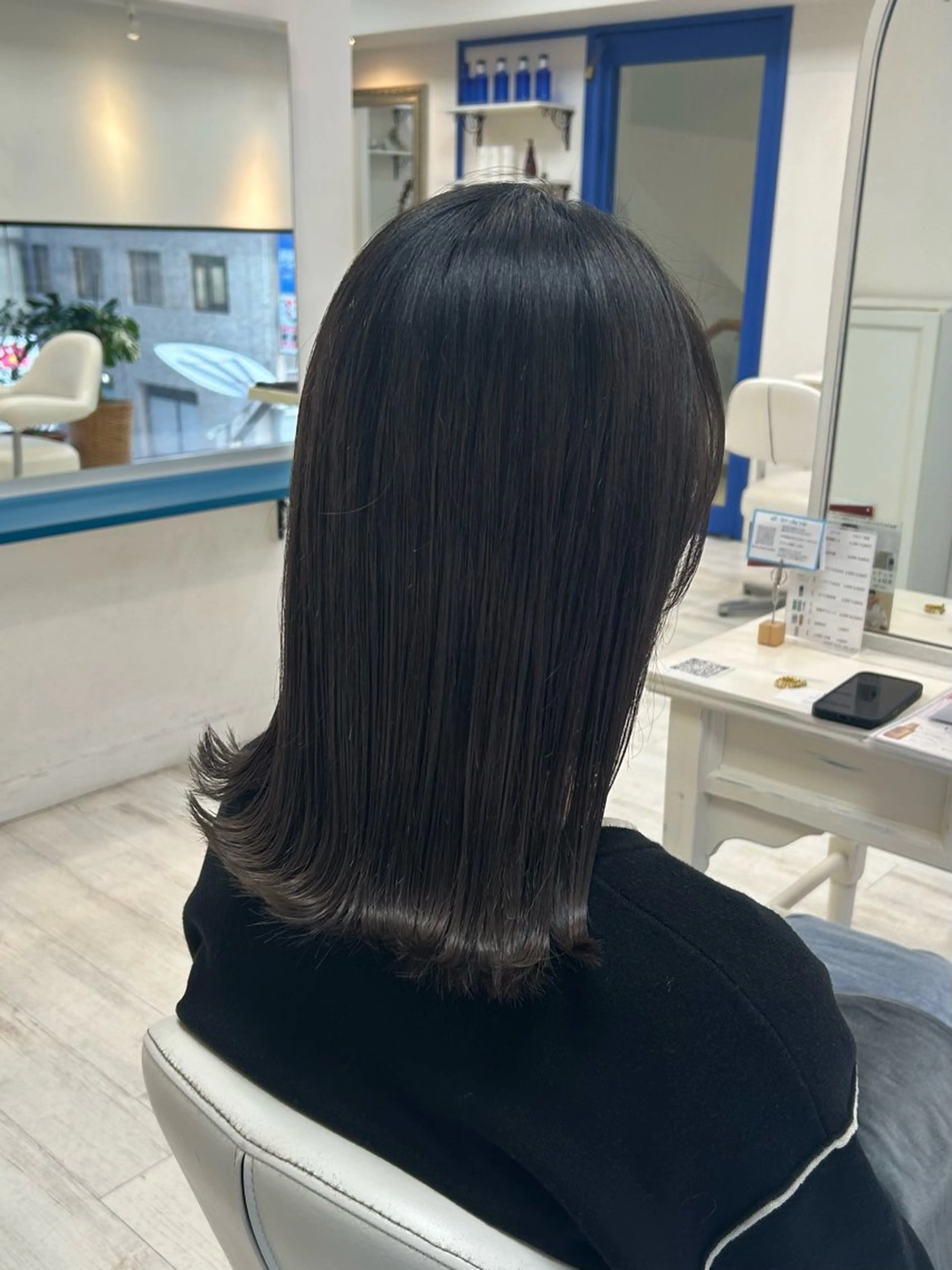 セミロング カラー カット ヘアカラー 小川 夏花のヘアスタイル