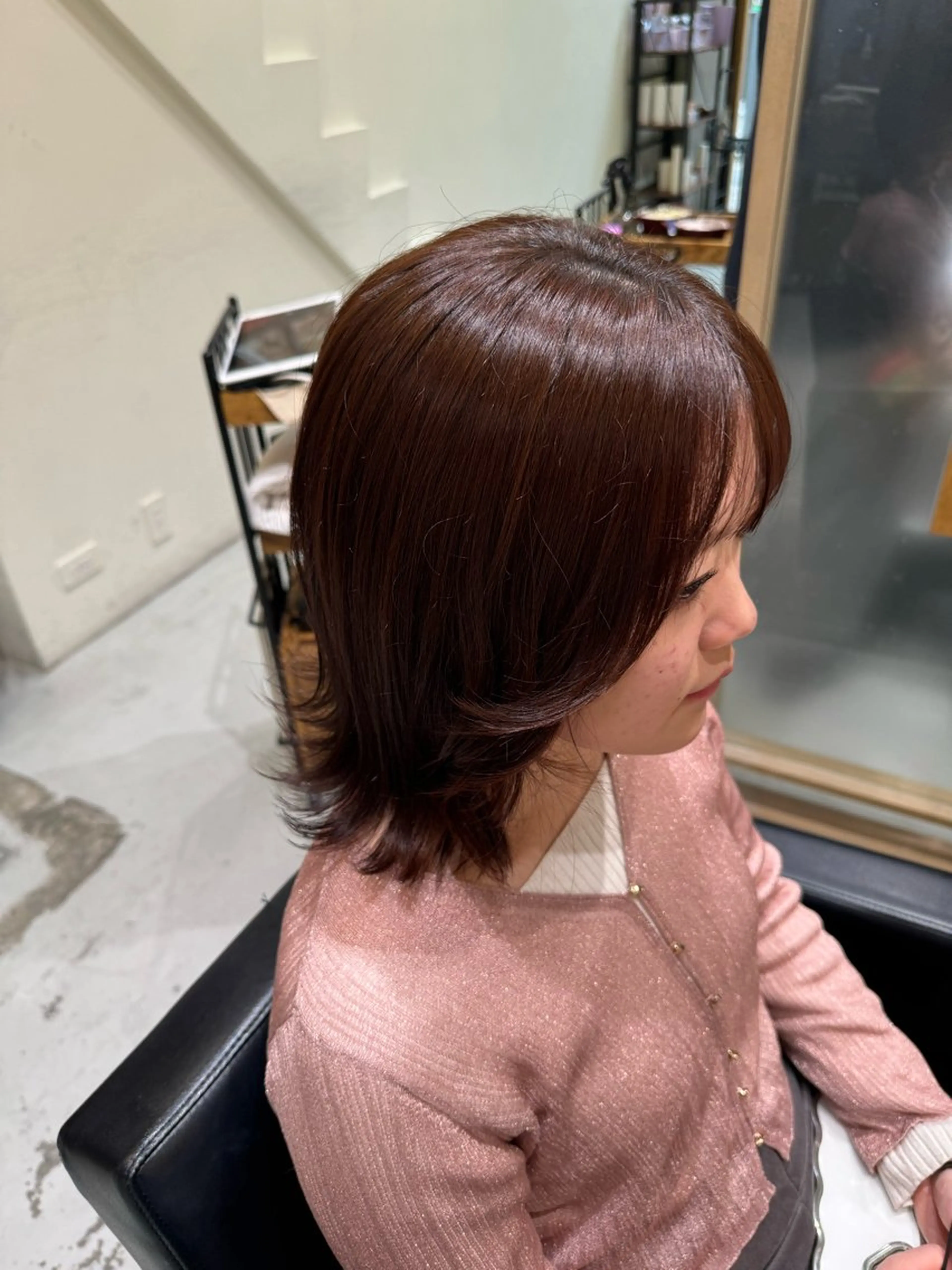 ミディアム カット ヘアカラー トリートメント 透明感カラー/顔周り カット/レイヤーにかのヘアスタイル