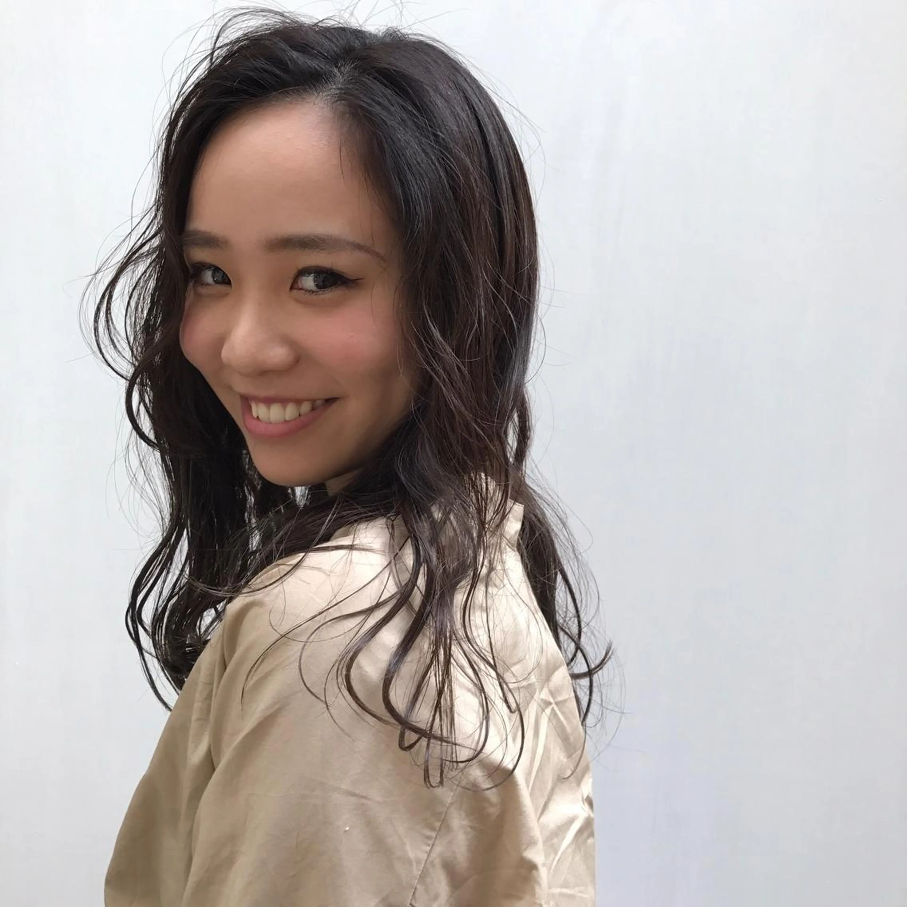 セミロング カラー 日々所属・谷 大地のヘアスタイル