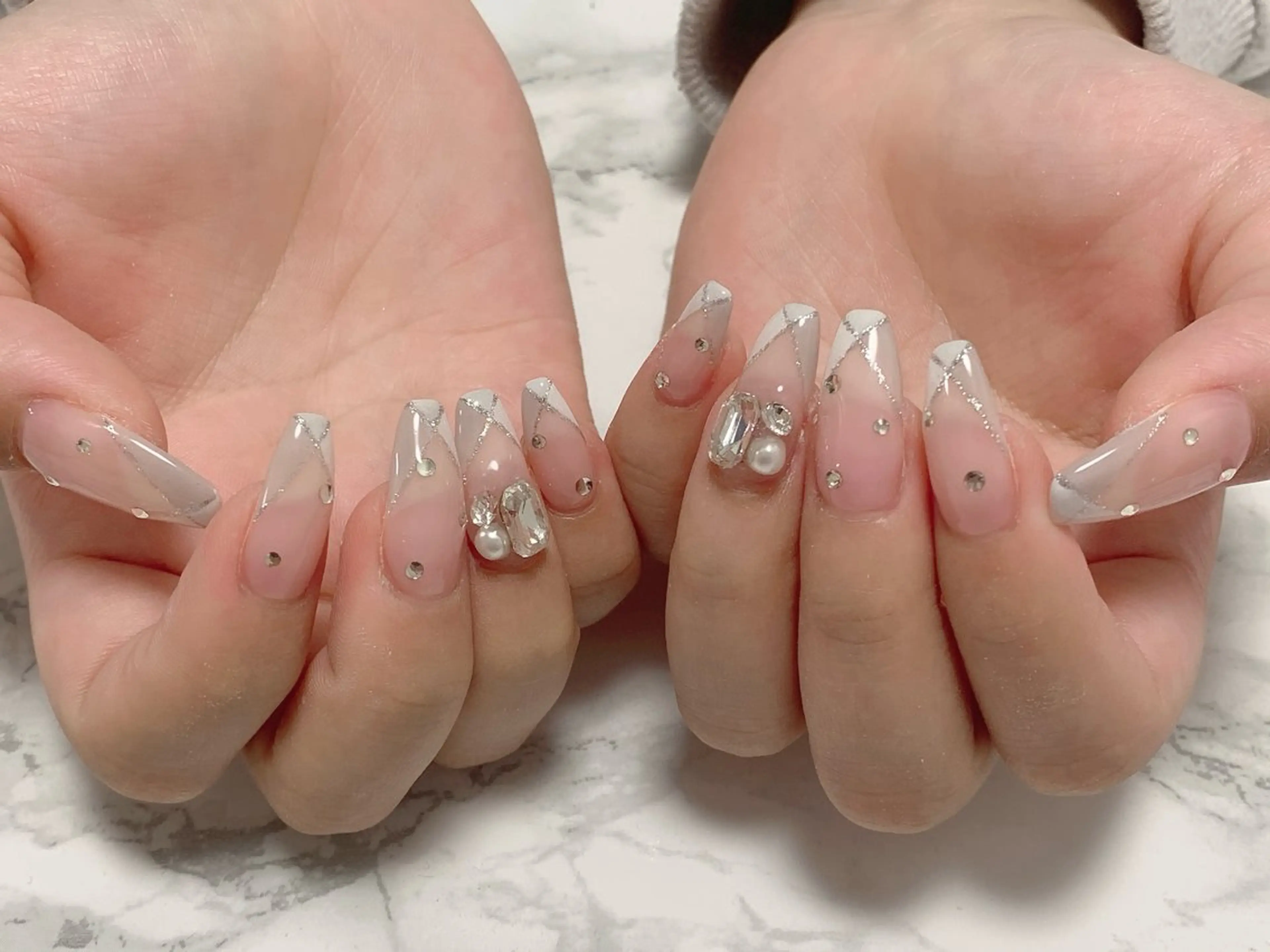 ネイル ハンドネイル はな💎ネイル ワンホン、長さ出しのネイルデザイン