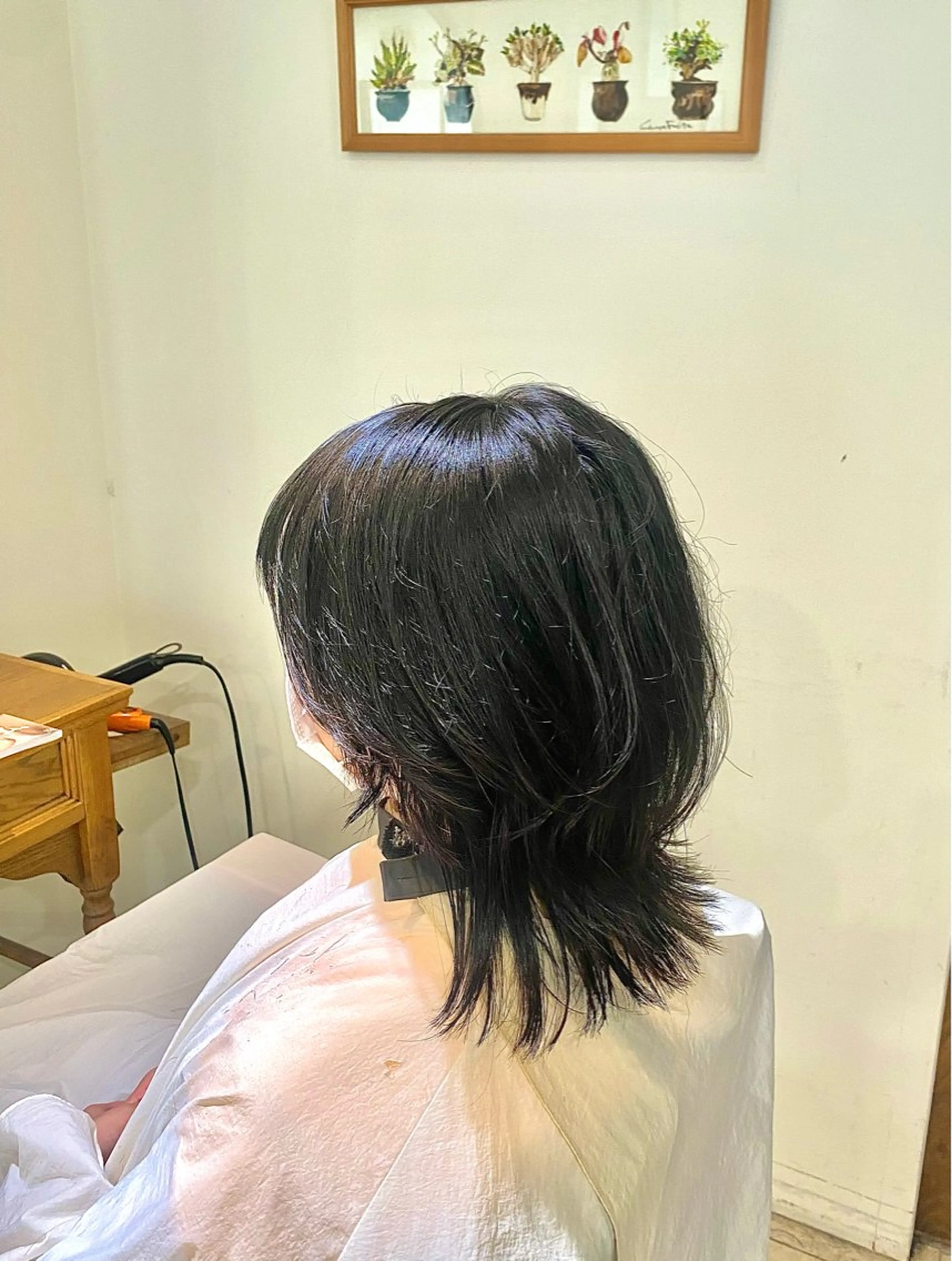 ミディアム 顔周りカット レイヤーカット ウルフカット LiC えりのヘアスタイル