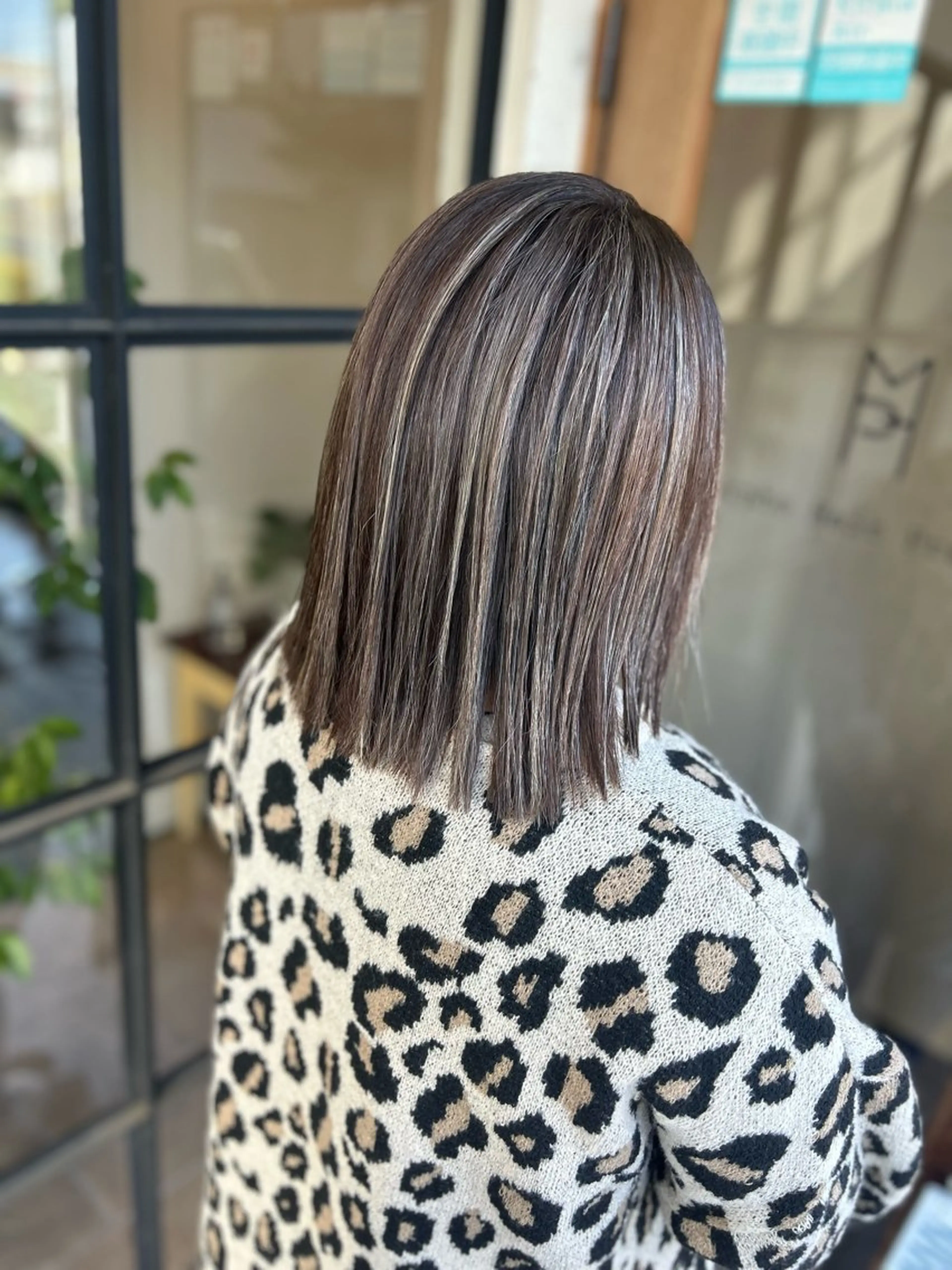 ミディアム カラー グレージュ ハイライトカラー ハイライト カット ヘアカラー トリートメント Morpho Hair Product所属・井上 花音のヘアスタイル