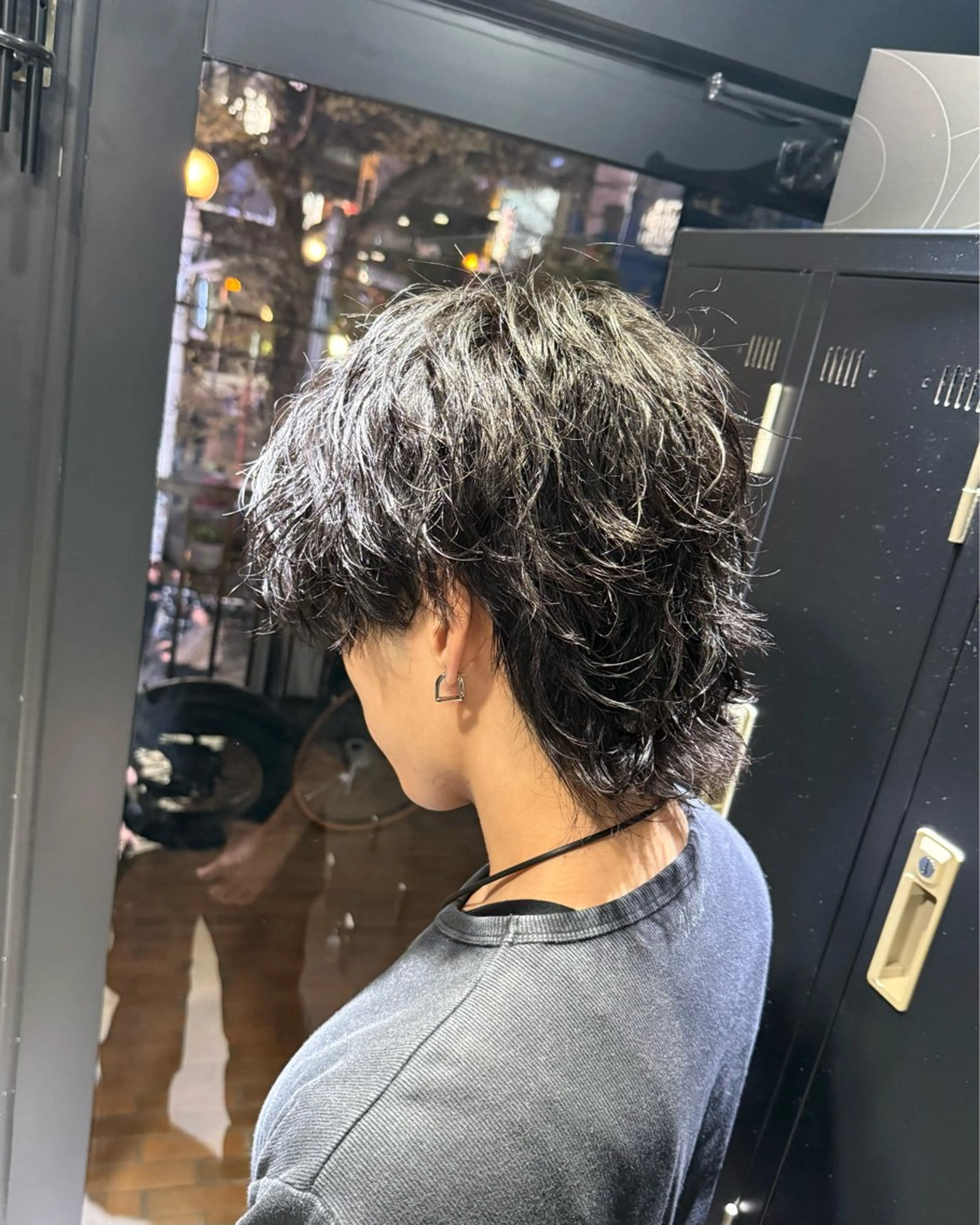 ショート パーマ メンズ マッシュウルフ マッシュ メンズパーマ ツイストスパイラルパーマ メンズウルフカット カット パーマ 難波/メンズウルフ・ フェザーパーマ鶴田文のヘアスタイル