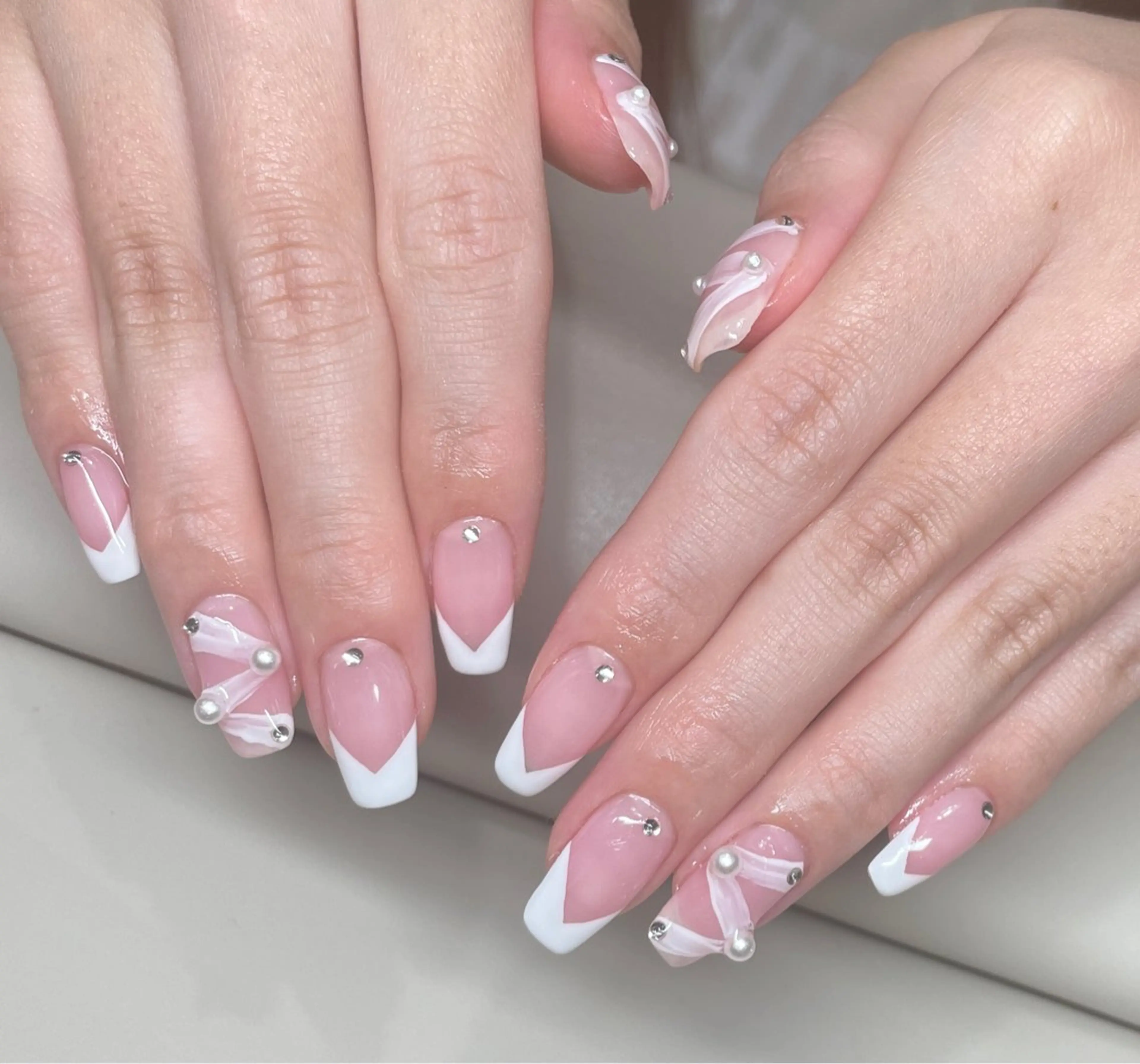 ネイル ハンドネイル AngelChris ビューティーサロンのネイルデザイン