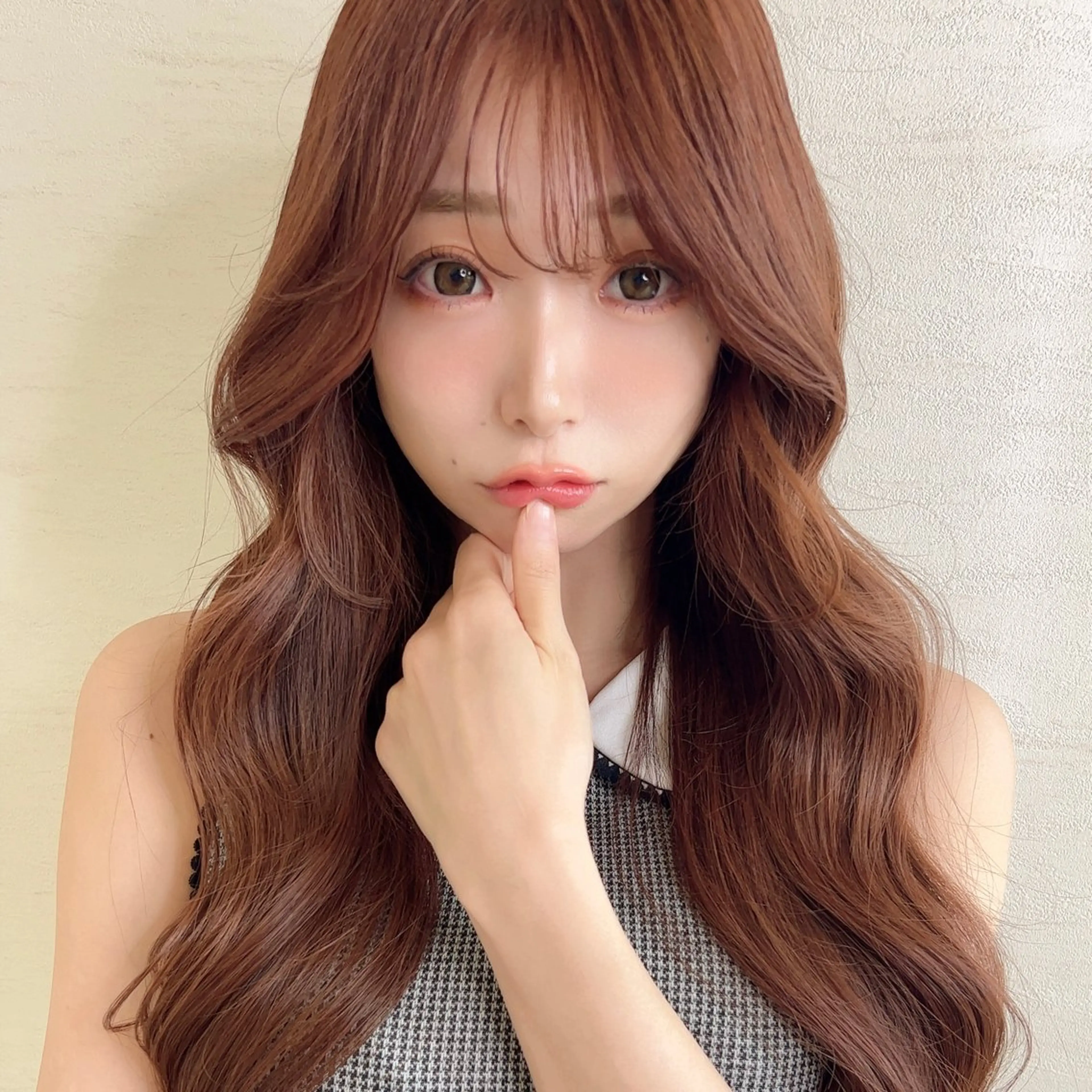 ロング カラー ベージュカラー ブリーチ ダブルカラー グレージュ ミルクティーベージュ 個室サロンLOUIMADNA栄店所属・髪質改善美容師 個室サロン白金厚哉のヘアスタイル