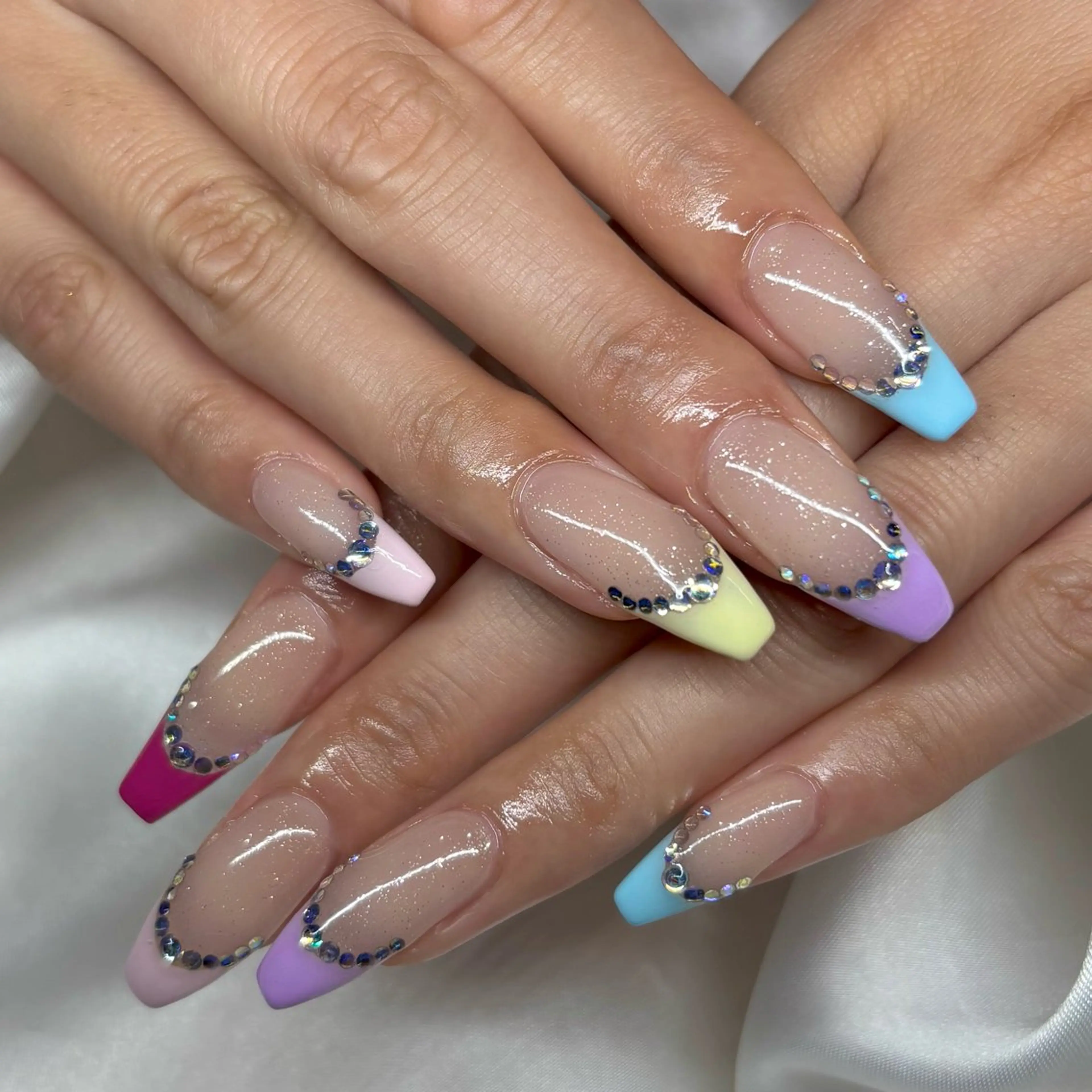 ネイル ハンドネイル . 未來のネイルデザイン