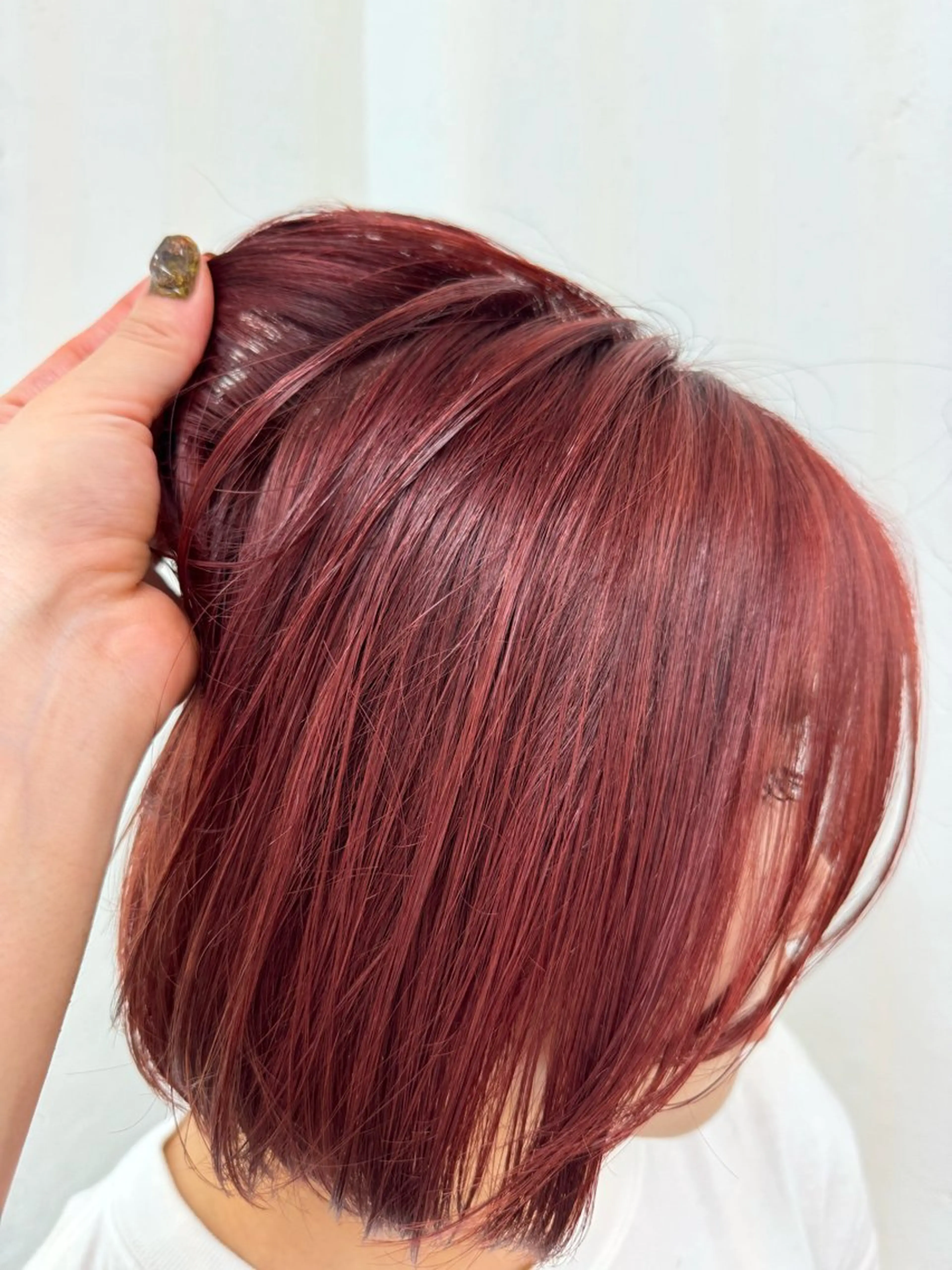 ショート カラー ブリーチ レッドカラー 艶髪／レイヤー／ 透明感🎀／MARIのヘアスタイル