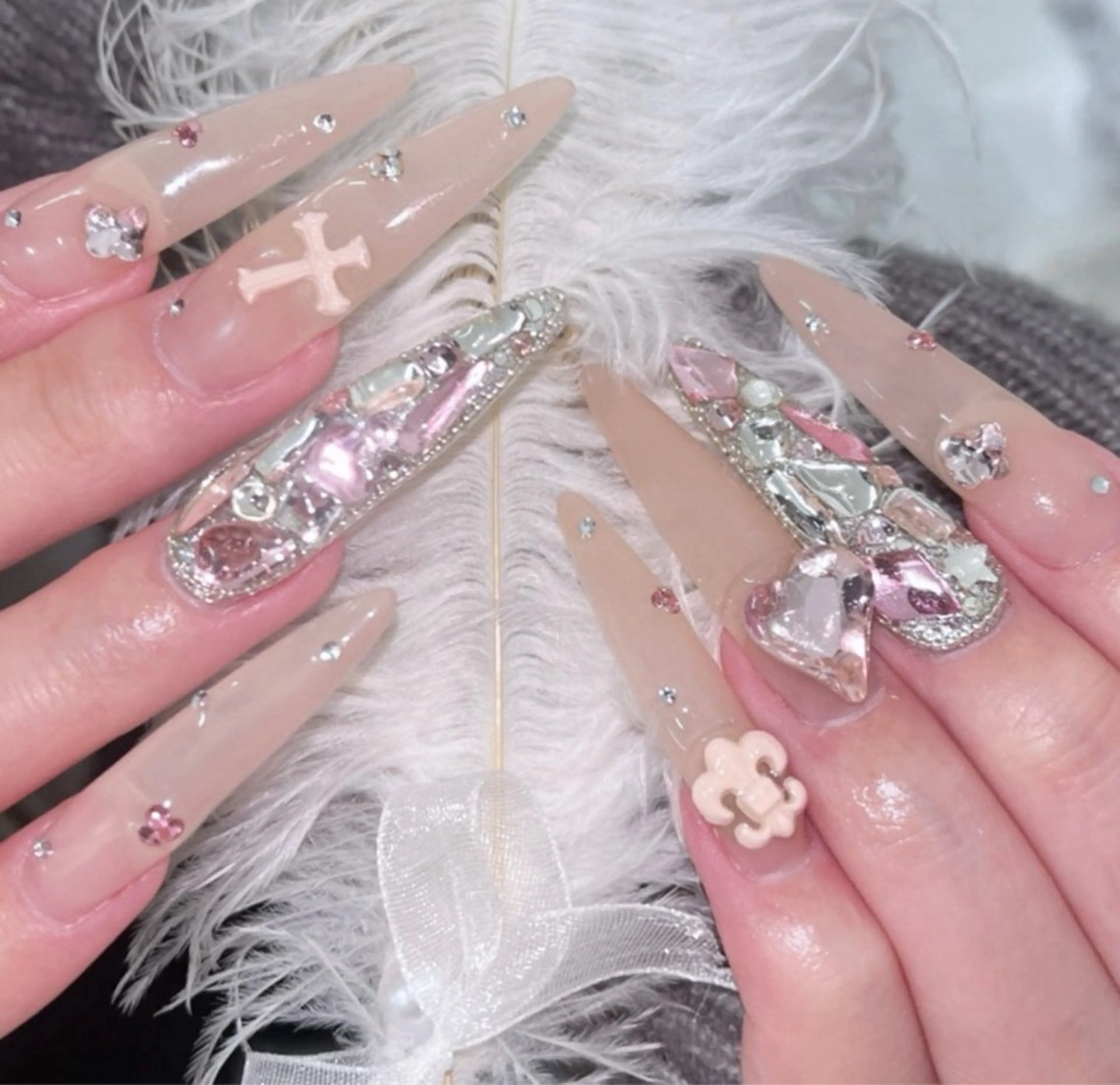 ネイル グラデーション キラキラネイル ワンカラーネイル 冬ネイル Jenn Nail Salonのネイルデザイン