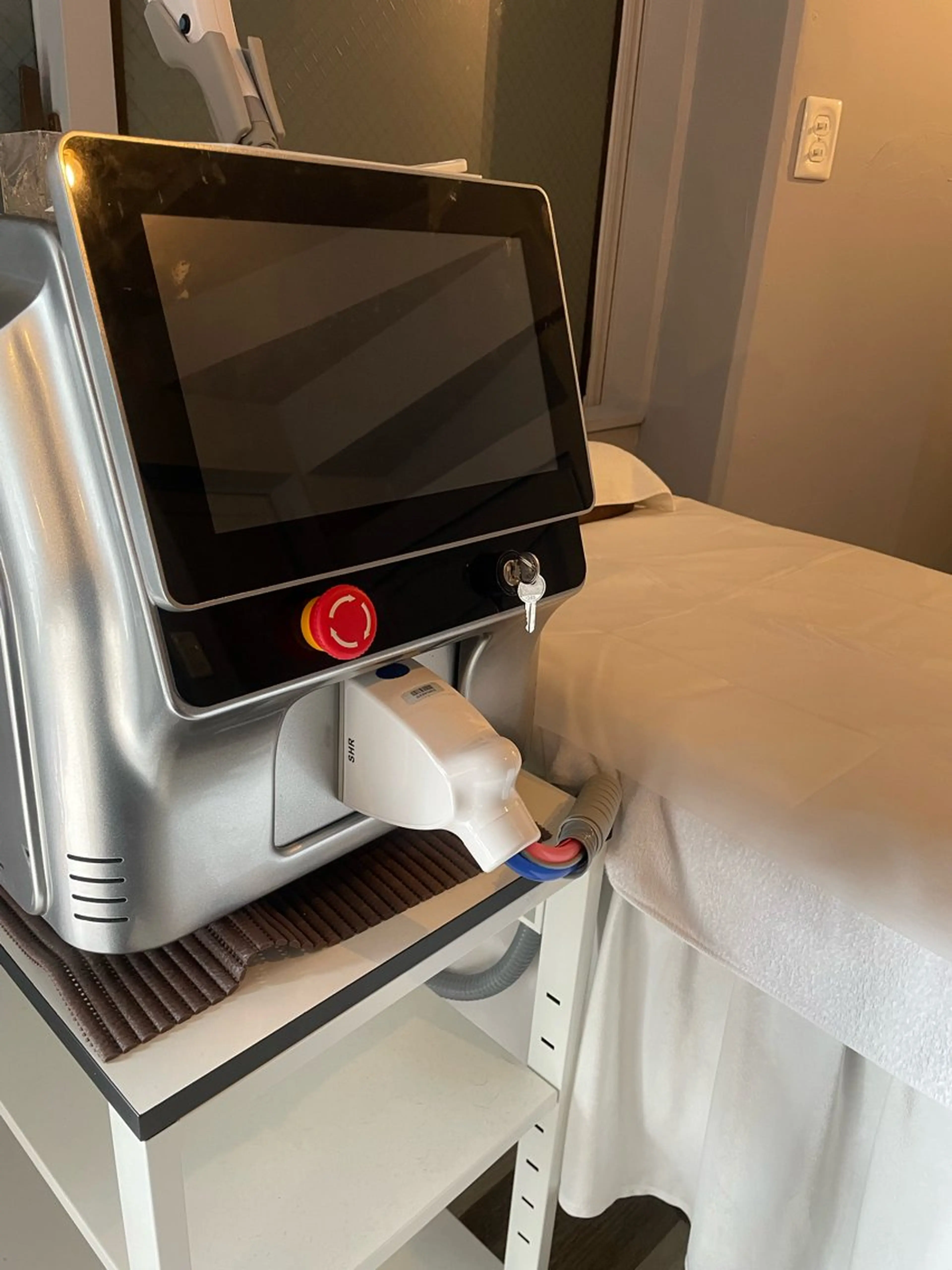 メンズ 脱毛 Neosalon浦添パイプライン店所属・Neosalon ネオサロンのエステ・リラクイメージ