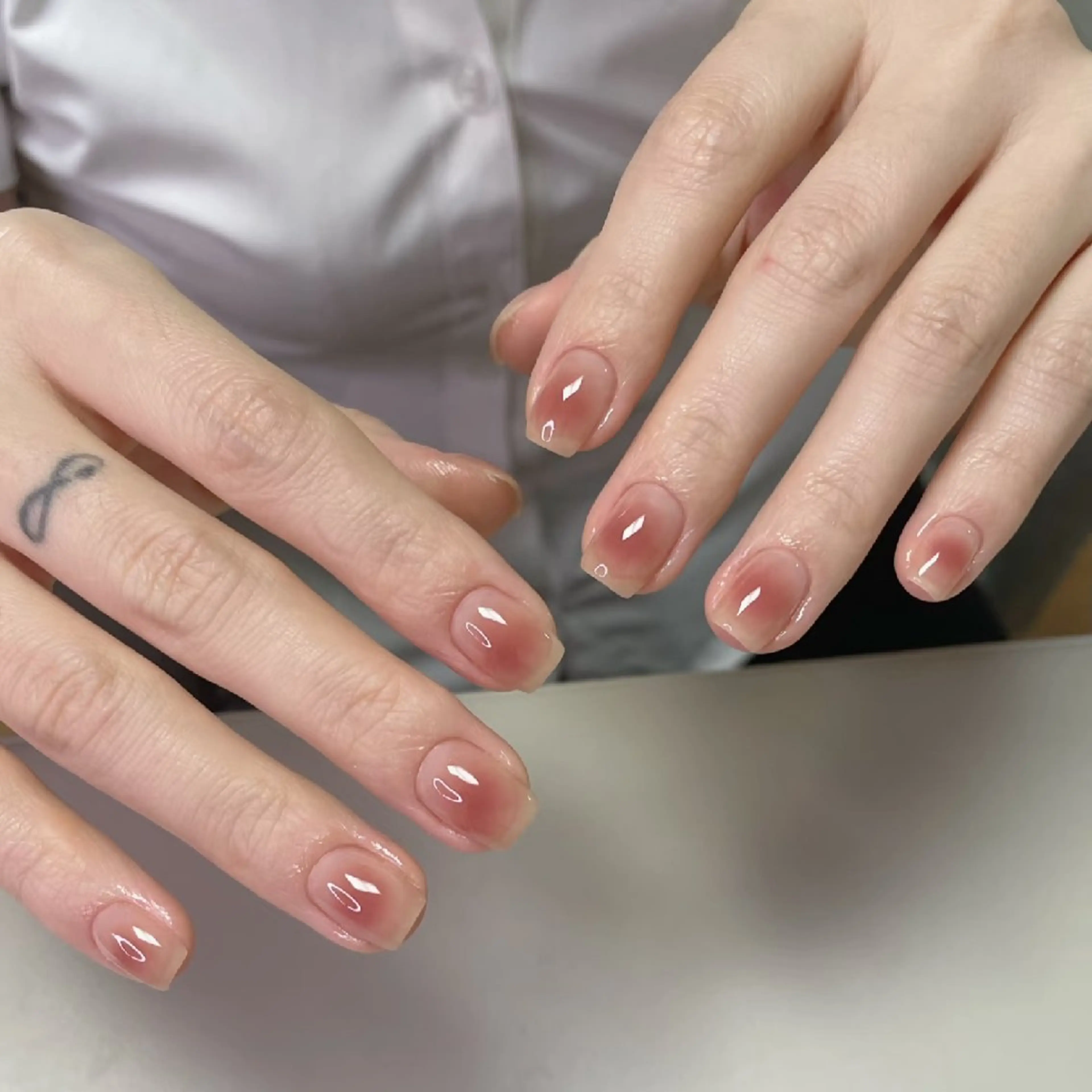 研修コ一ス*チークネイル + ベース色の写真