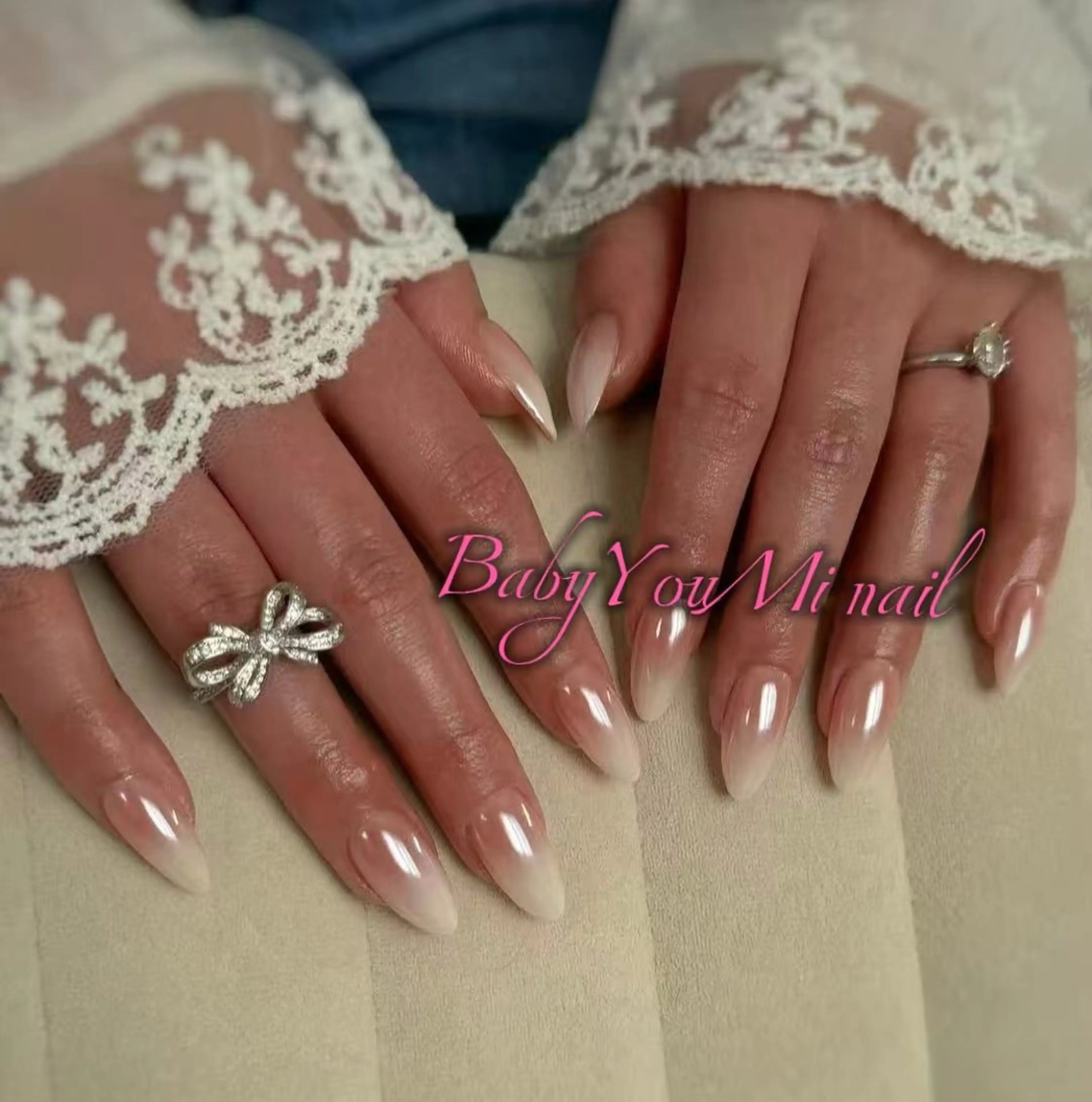 ネイル オーロラネイル フラワーネイル フットネイル フレンチネイル ジェルネイル ハンドネイル ハンドケア BabyYouMi nailのネイルデザイン