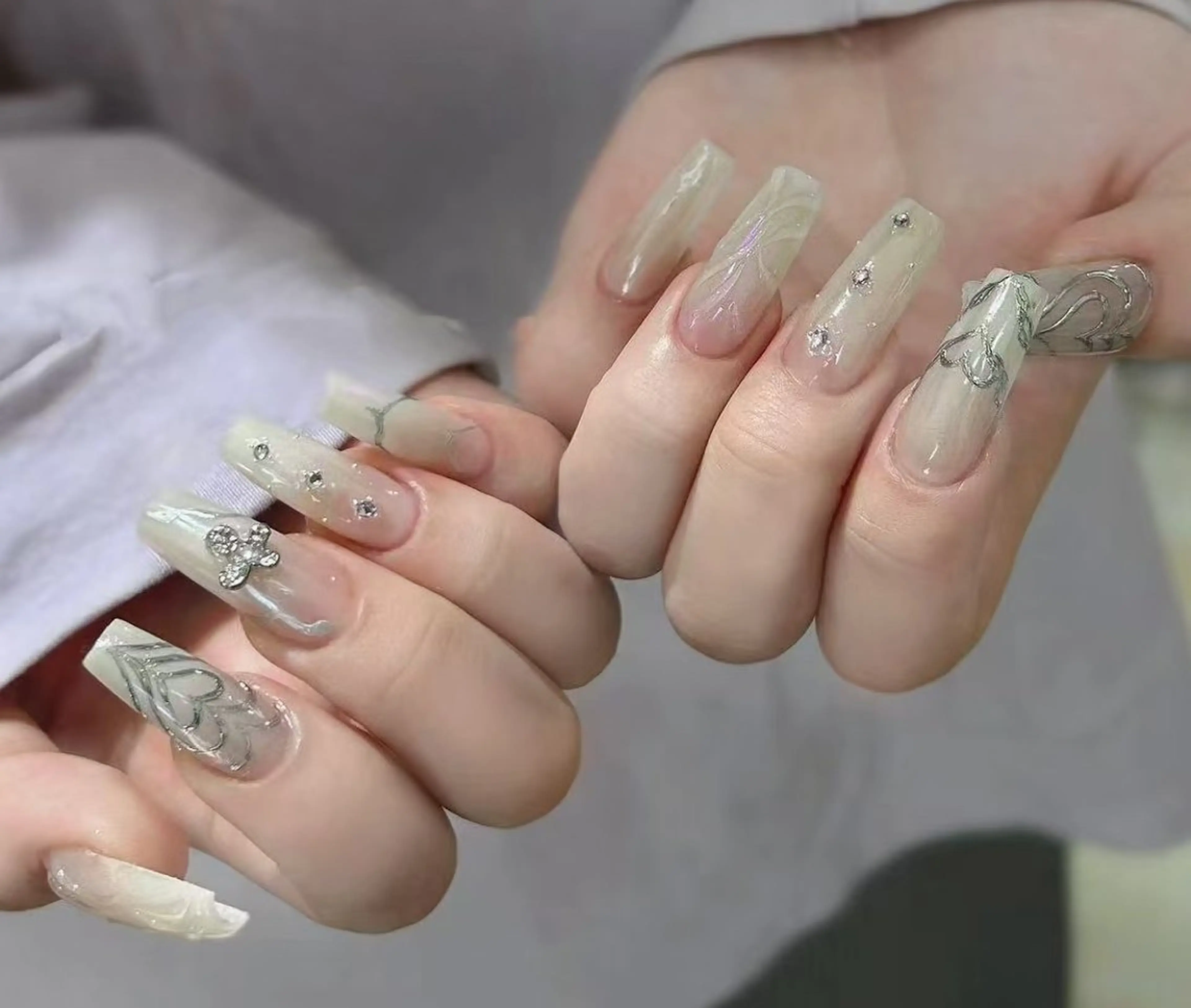 ネイル オーロラネイル フラワーネイル フットネイル フレンチネイル ジェルネイル ハンドネイル BabyYouMi ねねのネイルデザイン