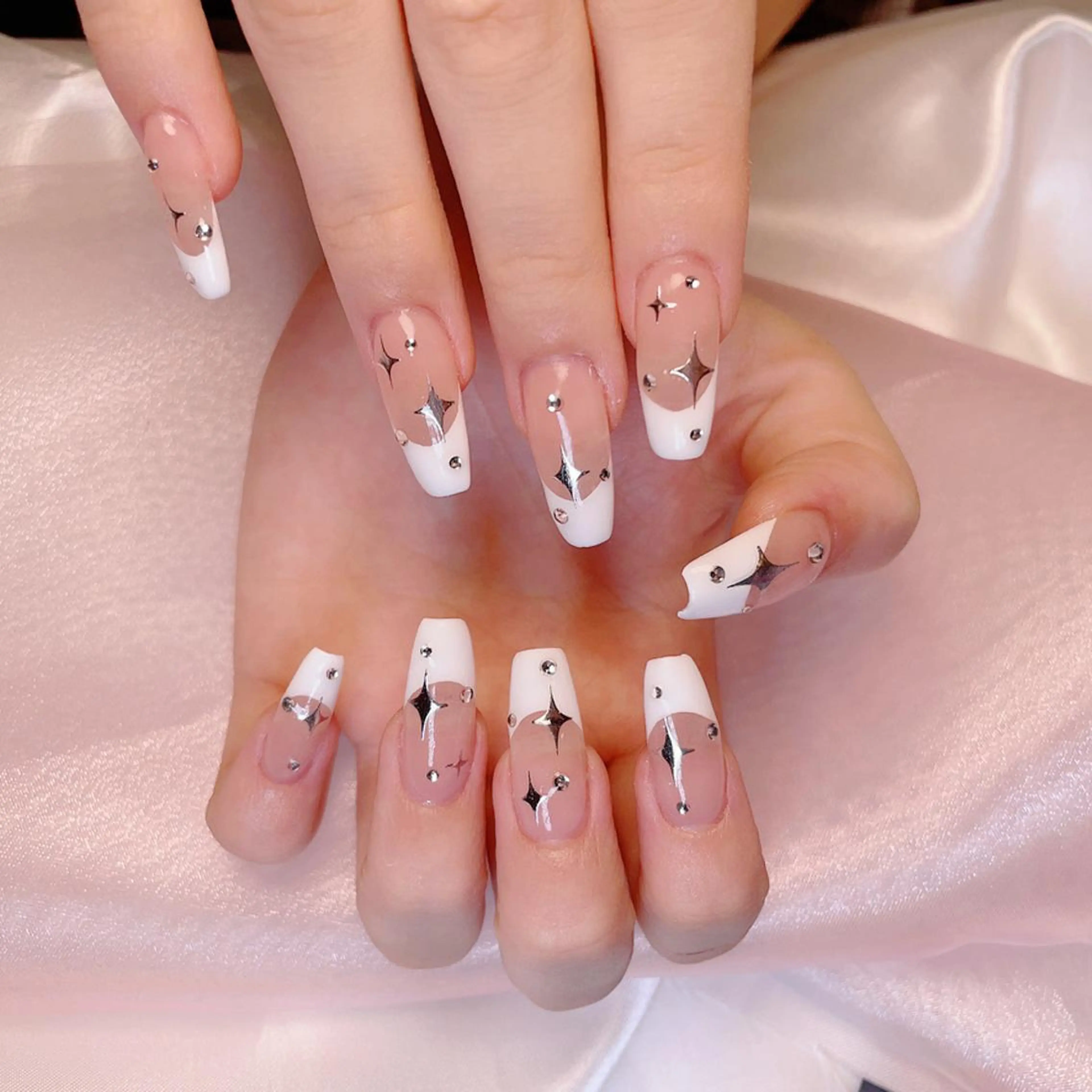 ネイル ルイス " Nail 渋谷のネイルデザイン