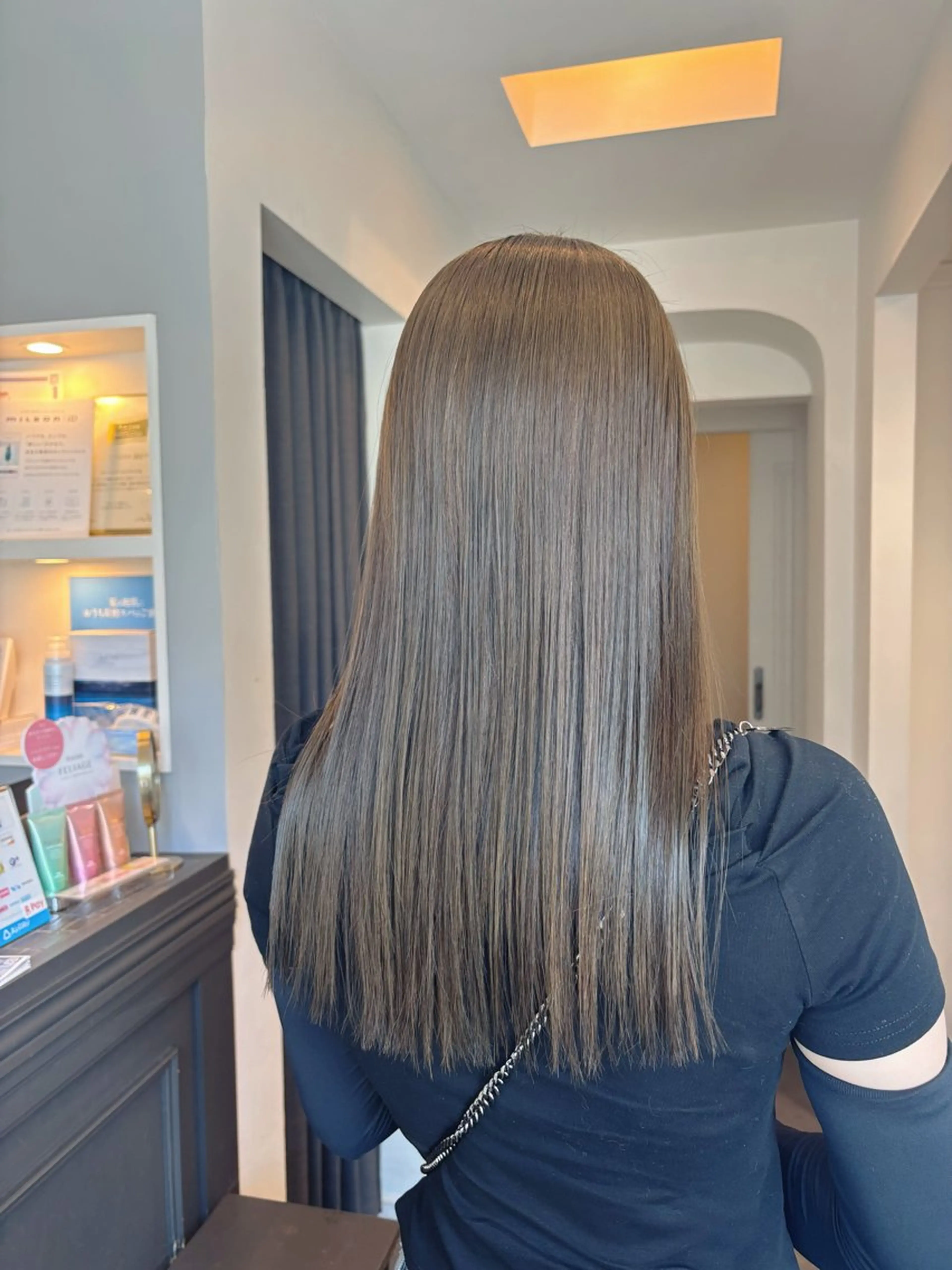 セミロング カラー カット ヘアカラー トリートメント 栗林 茉那のヘアスタイル