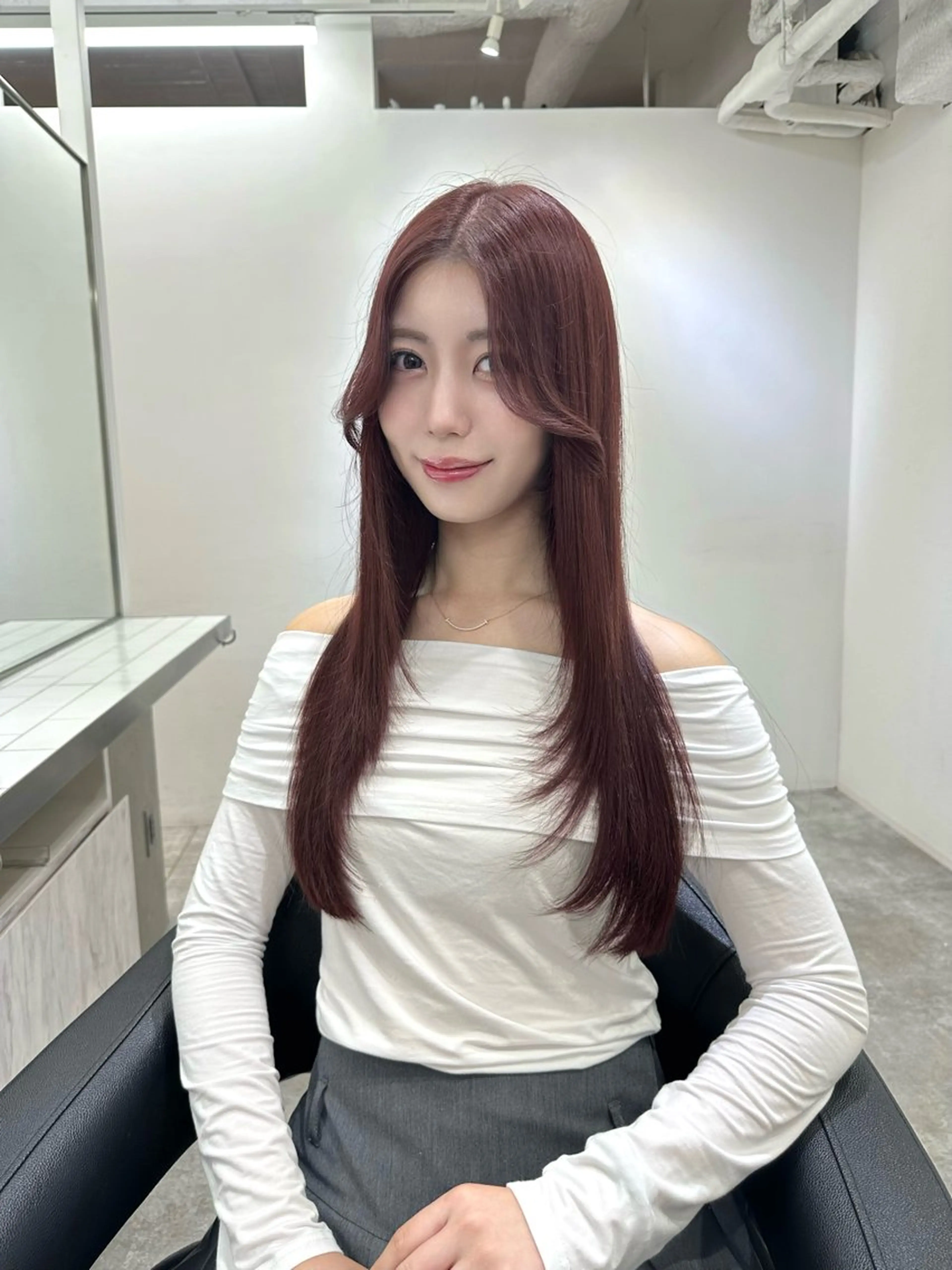 ロング カラー 艶髪レイヤー顔周り グレージュ添田晃基のヘアスタイル