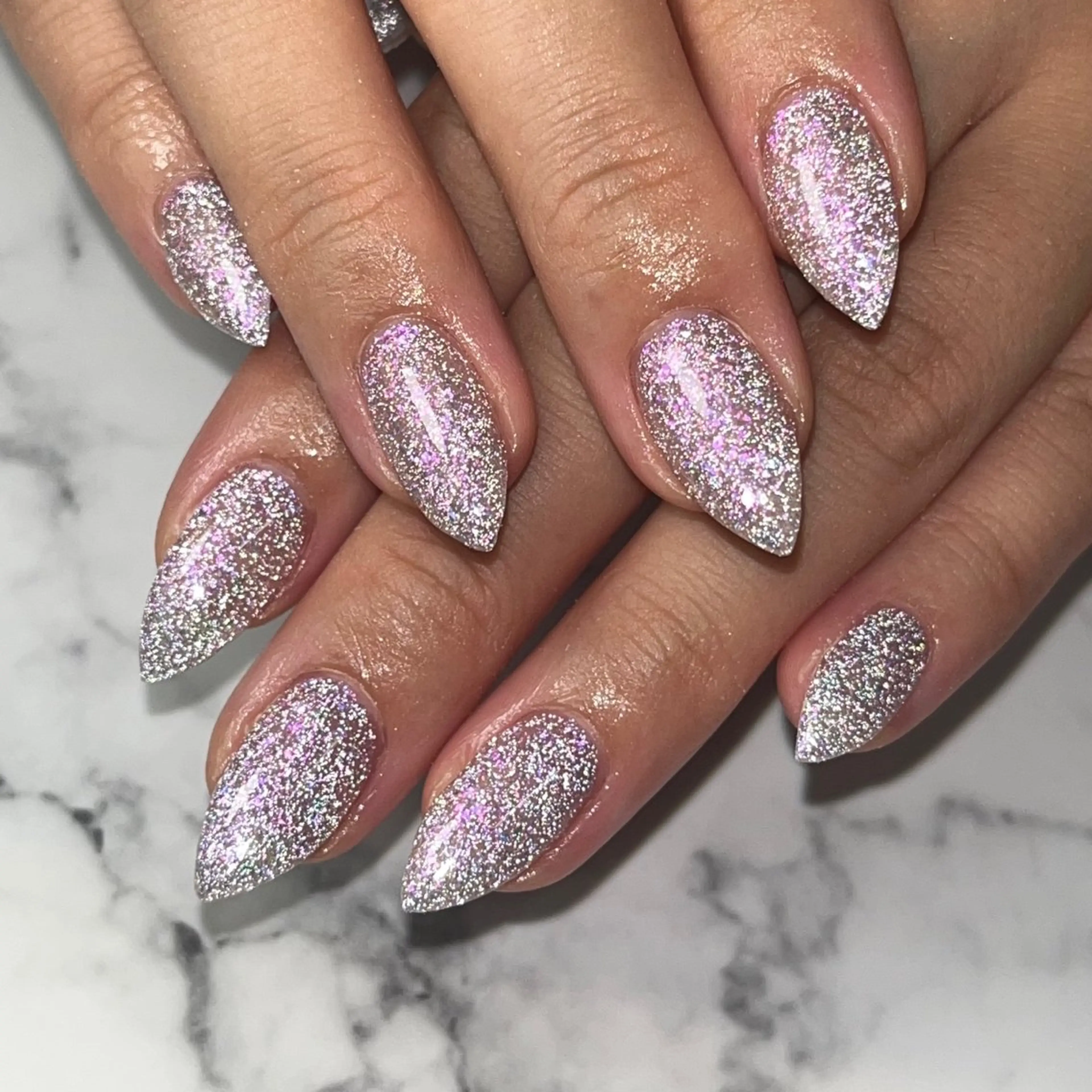 ネイル フラッシュネイル キラキラネイル 韓国ネイル ラメ(グリッター) ワンカラーネイル ハンドネイル NAIL NOWのネイルデザイン