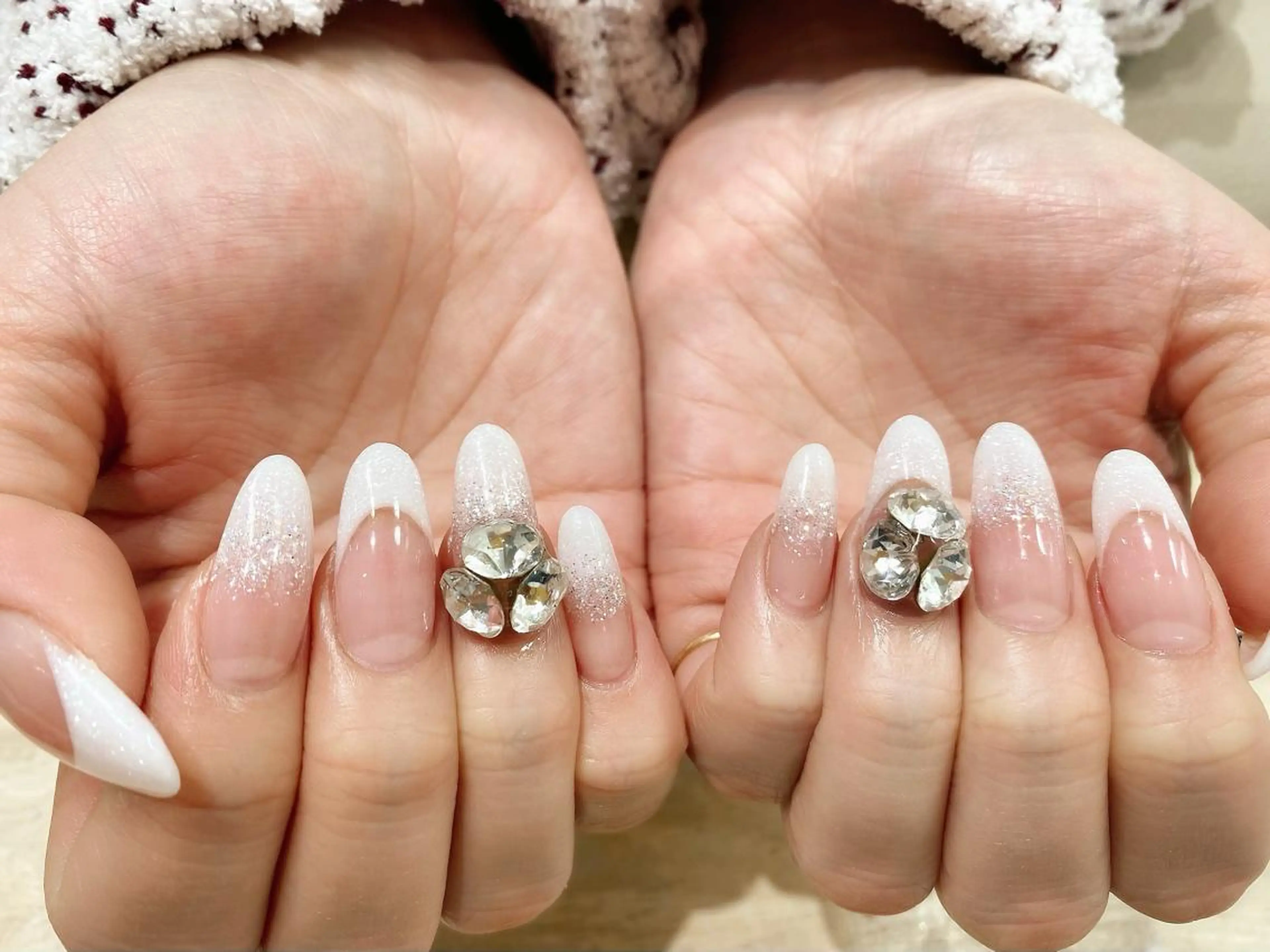 ネイル フレンチネイル グラデーション スカルプネイル ホワイト ネイルサロン　wooone所属・wooone nail.yumiのネイルデザイン