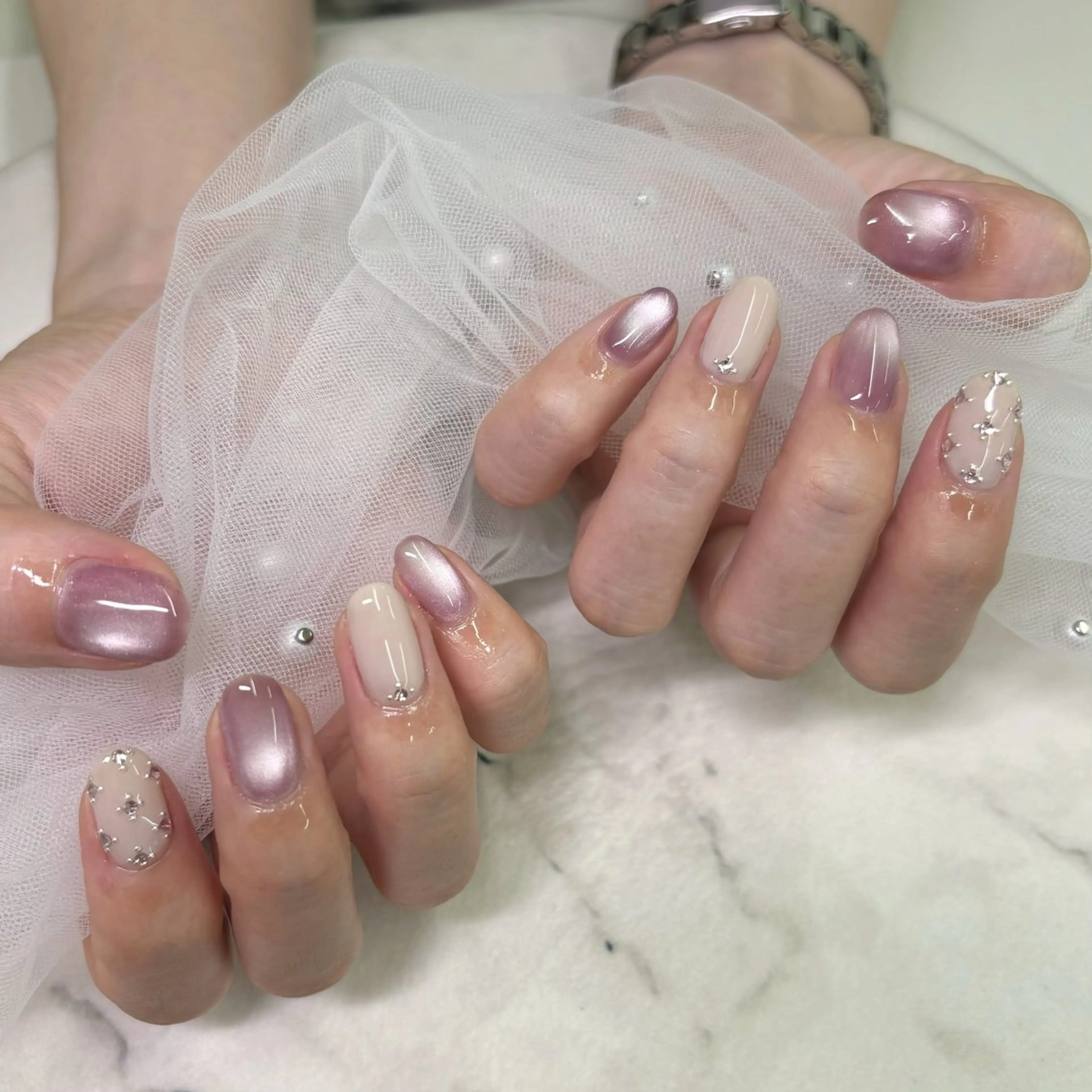 ネイル 秋元 琴音のネイルデザイン