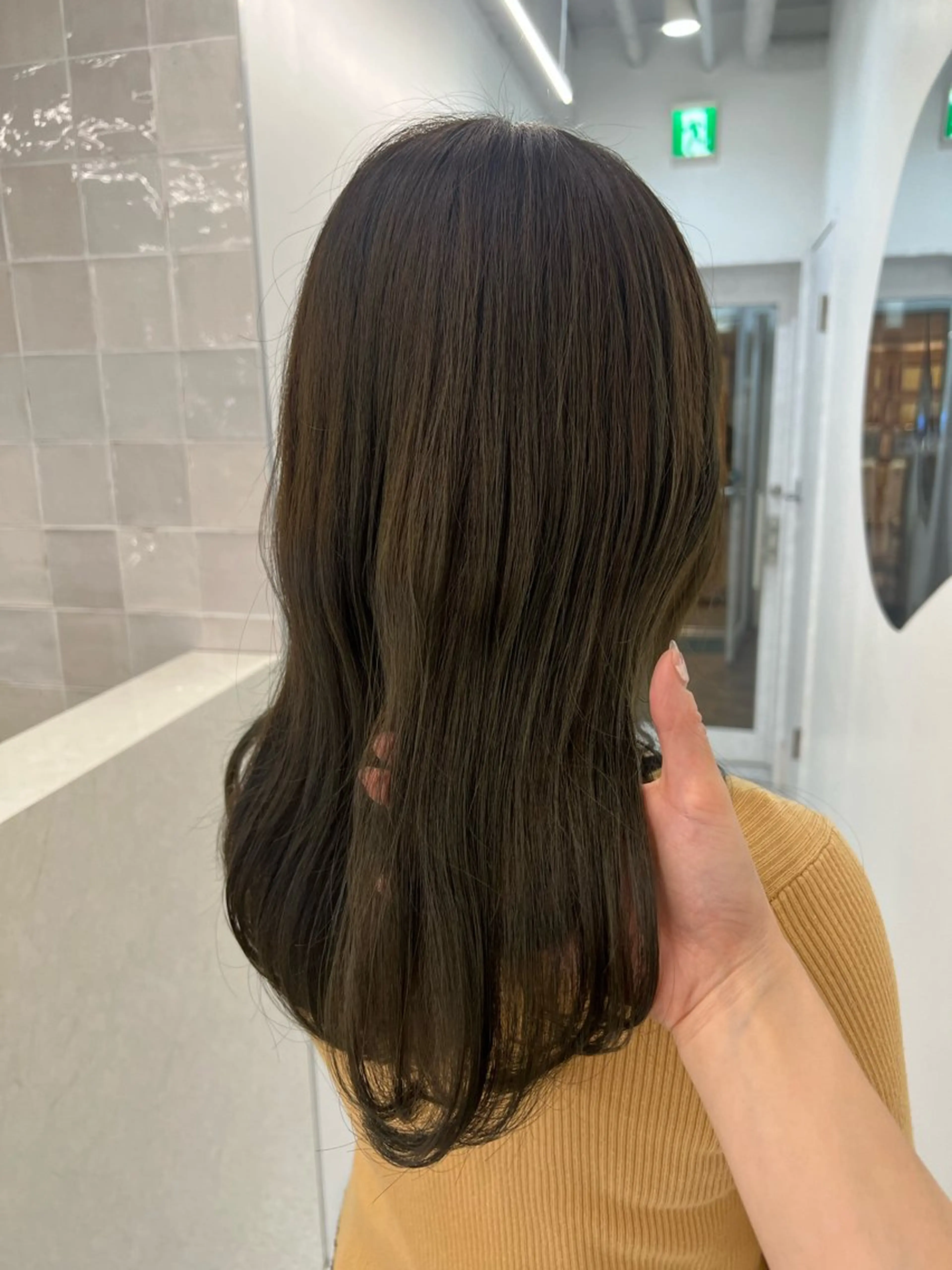 ロング カラー ブリーチ 透明感カラー グレージュ ブリーチなしカラー オリーブグレージュ カット ヘアカラー トリートメント 韓国ヘア☁️ mitsukiのヘアスタイル