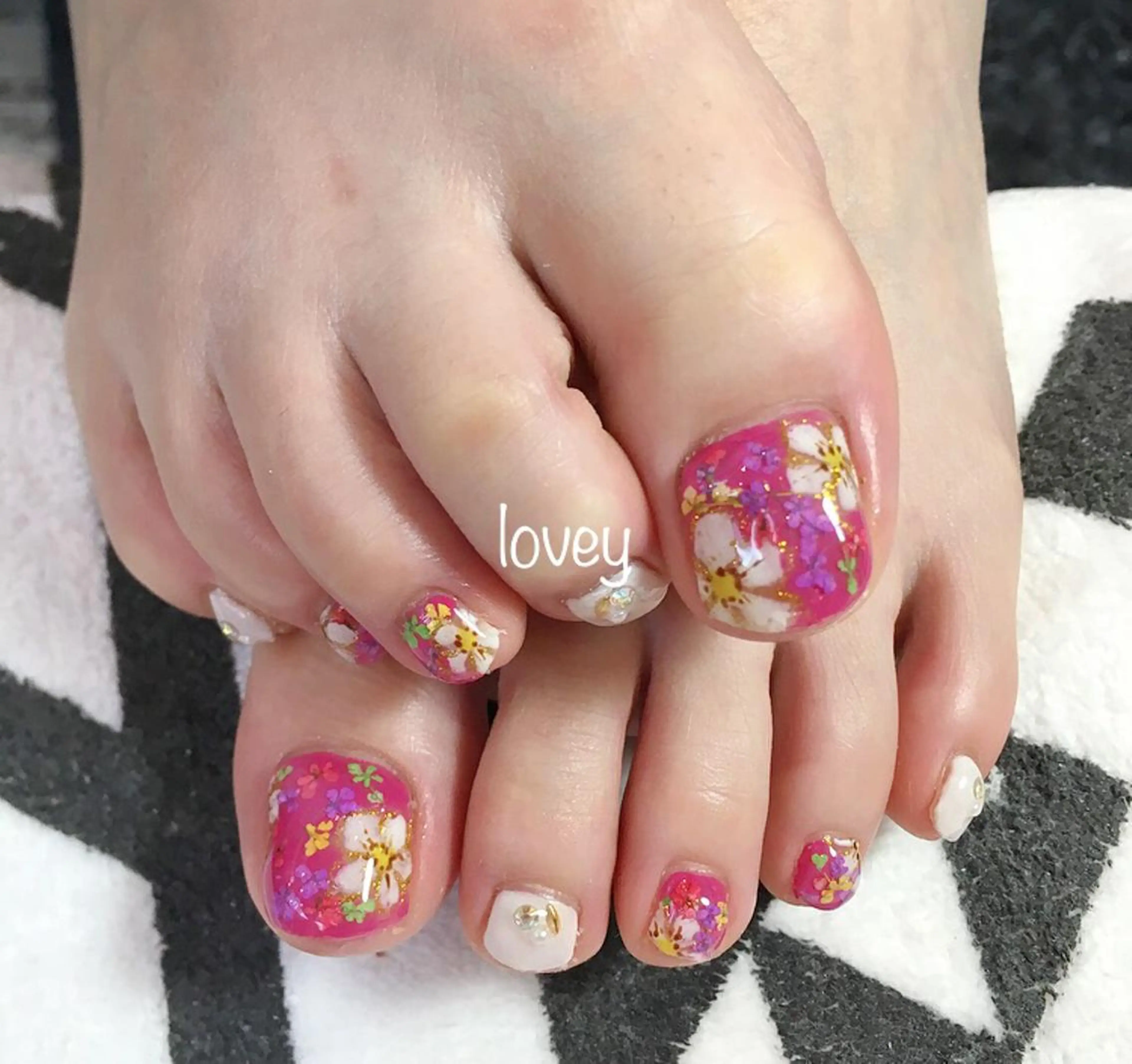 ネイル プライベートサロン loveyのネイルデザイン