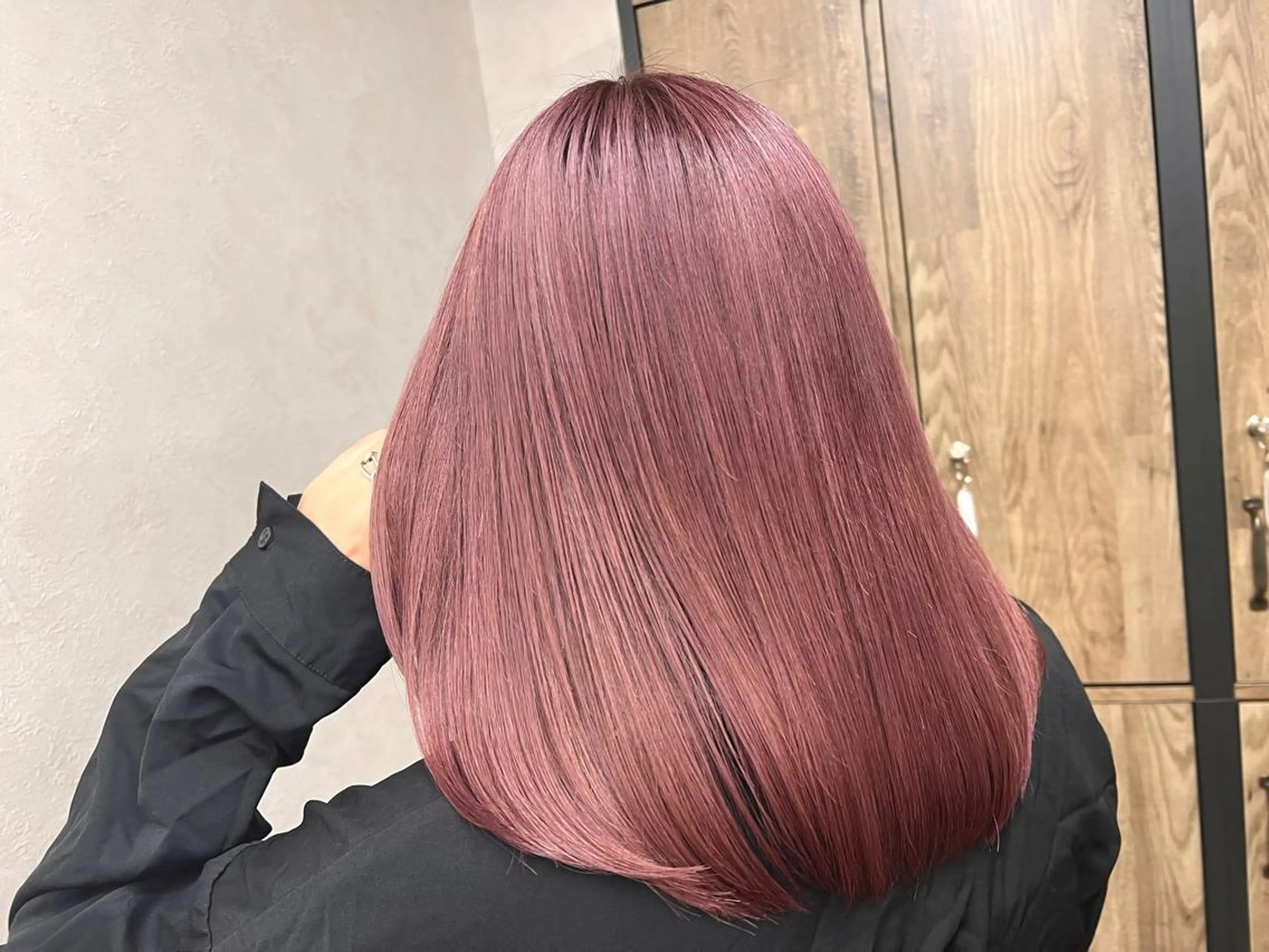 ミディアム カラー バレイヤージュ ブリーチ ケアブリーチ ダブルカラー イヤリングカラー カット ヘアカラー SALOWIN横浜suite店所属・🌷かわばた めい🌷のヘアスタイル