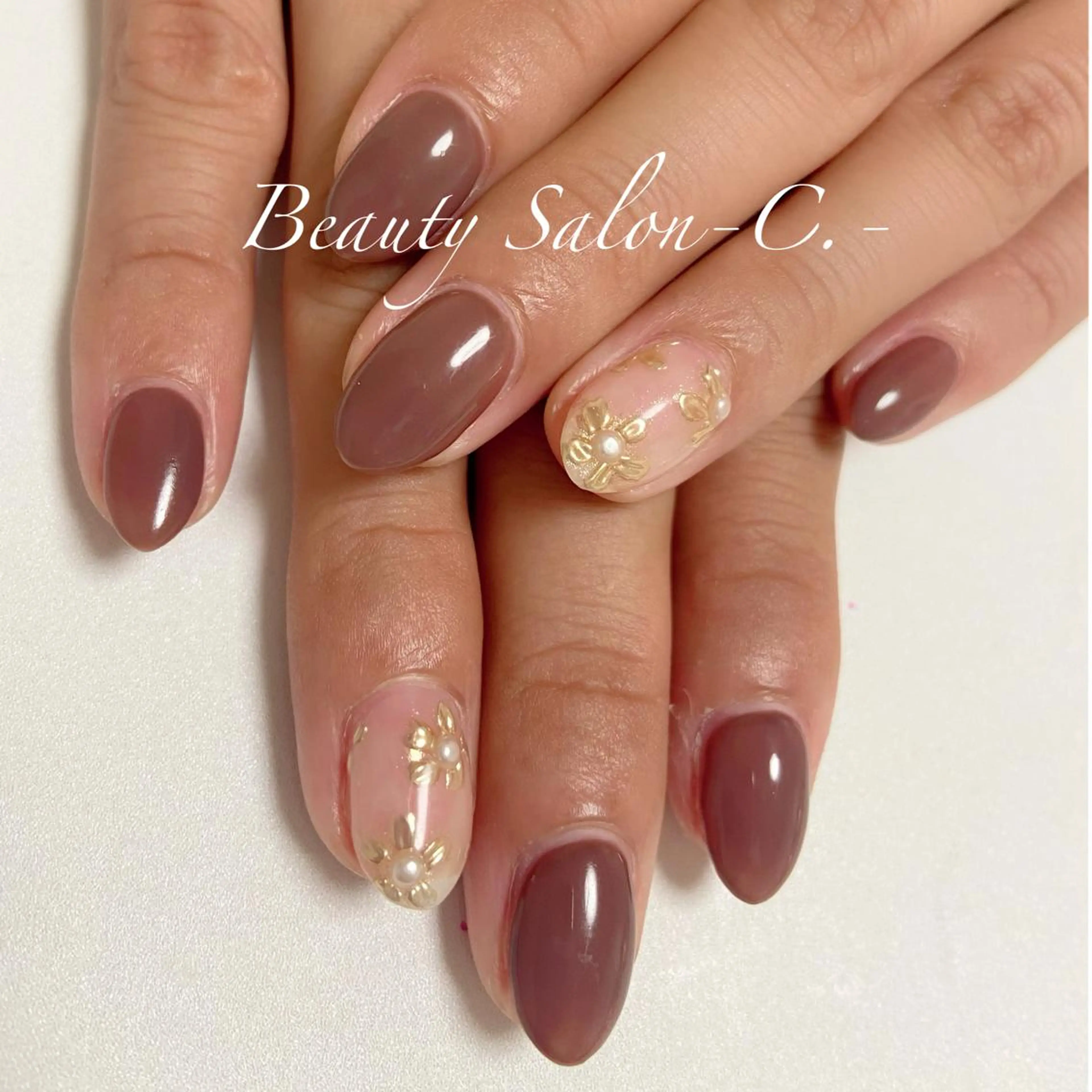 ミディアム ネイル Lino Uのネイルデザイン