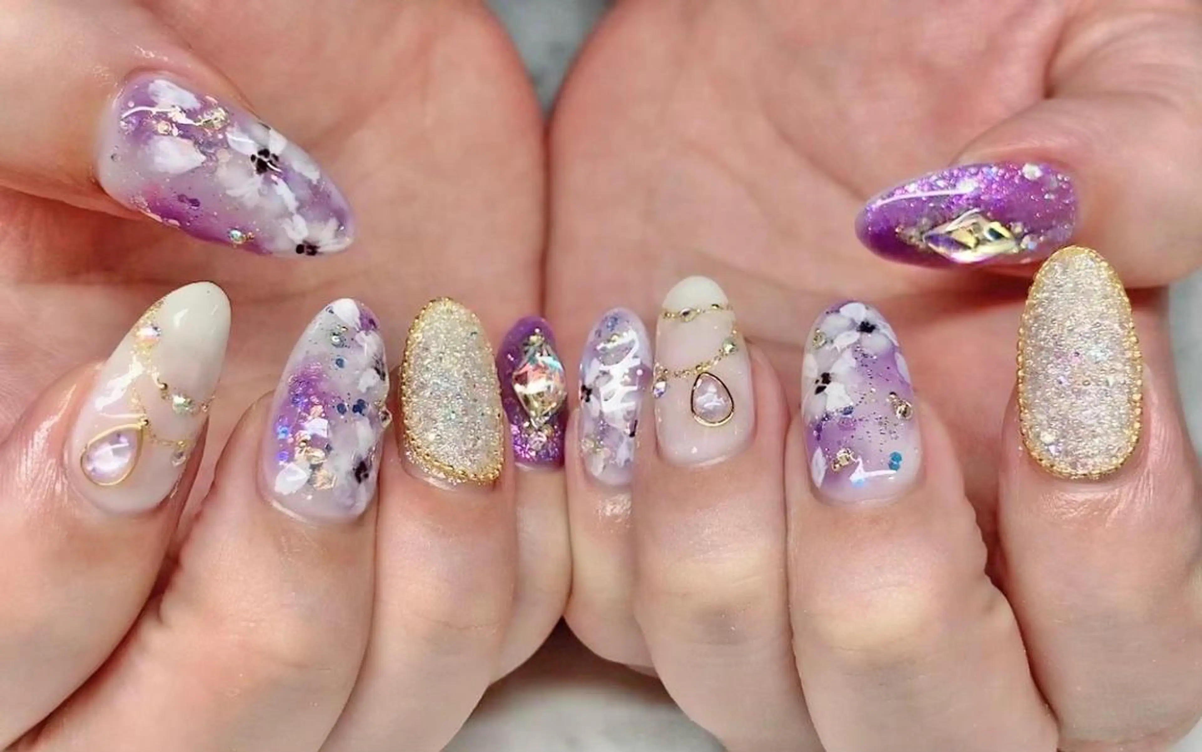 ネイル マツエク・マツパ アイブロウ 韓国風マツエク パリジェンヌラッシュリフト まつげパーマ 長さ出し ジェルネイル ハンドネイル Nail&eye Belire 新宿のネイルデザイン