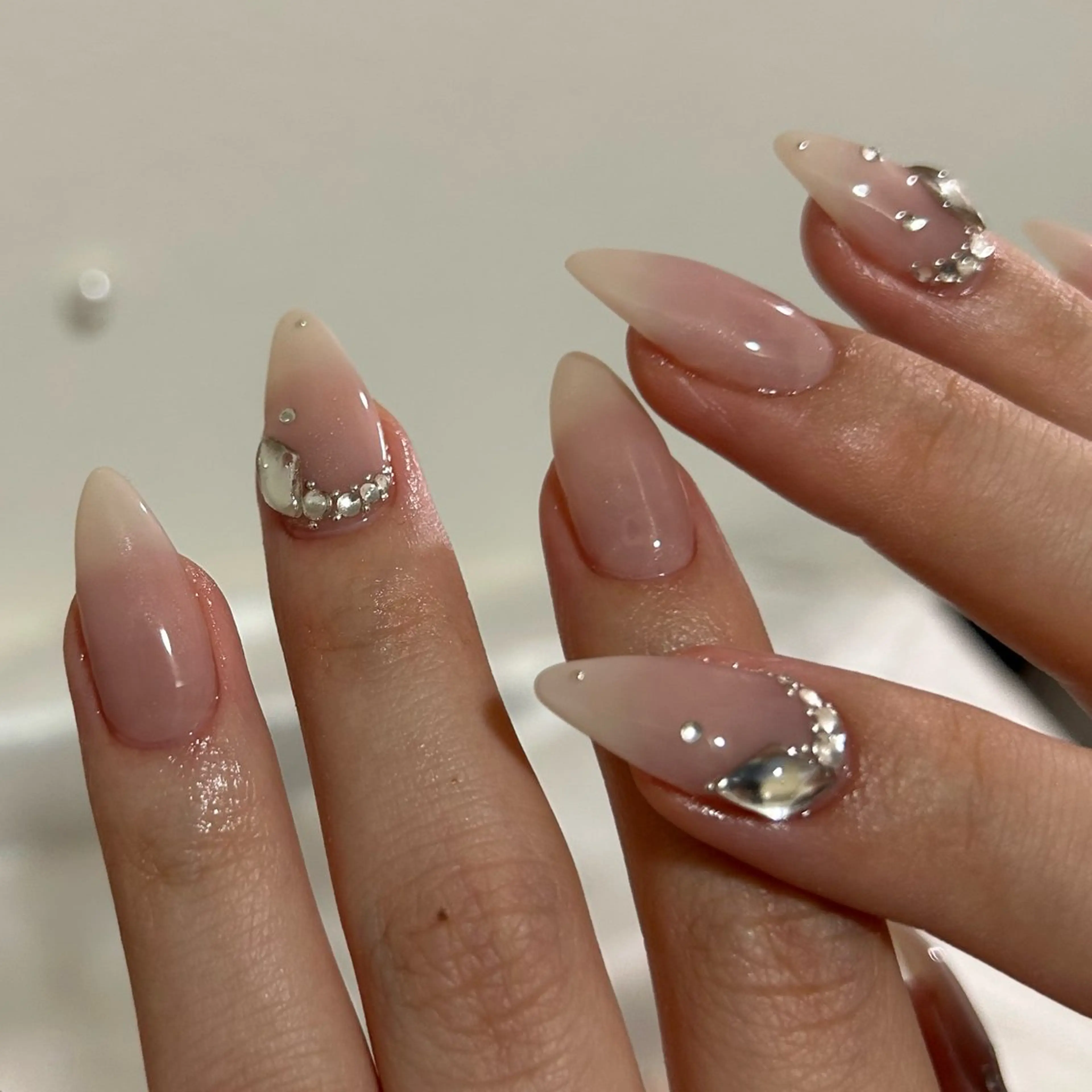 ネイル カジュアル 成人式 フレンチネイル ガーリー グラデーション ハンドネイル ハンドケア lyly.nail所属・lylynail YUUKAのネイルデザイン