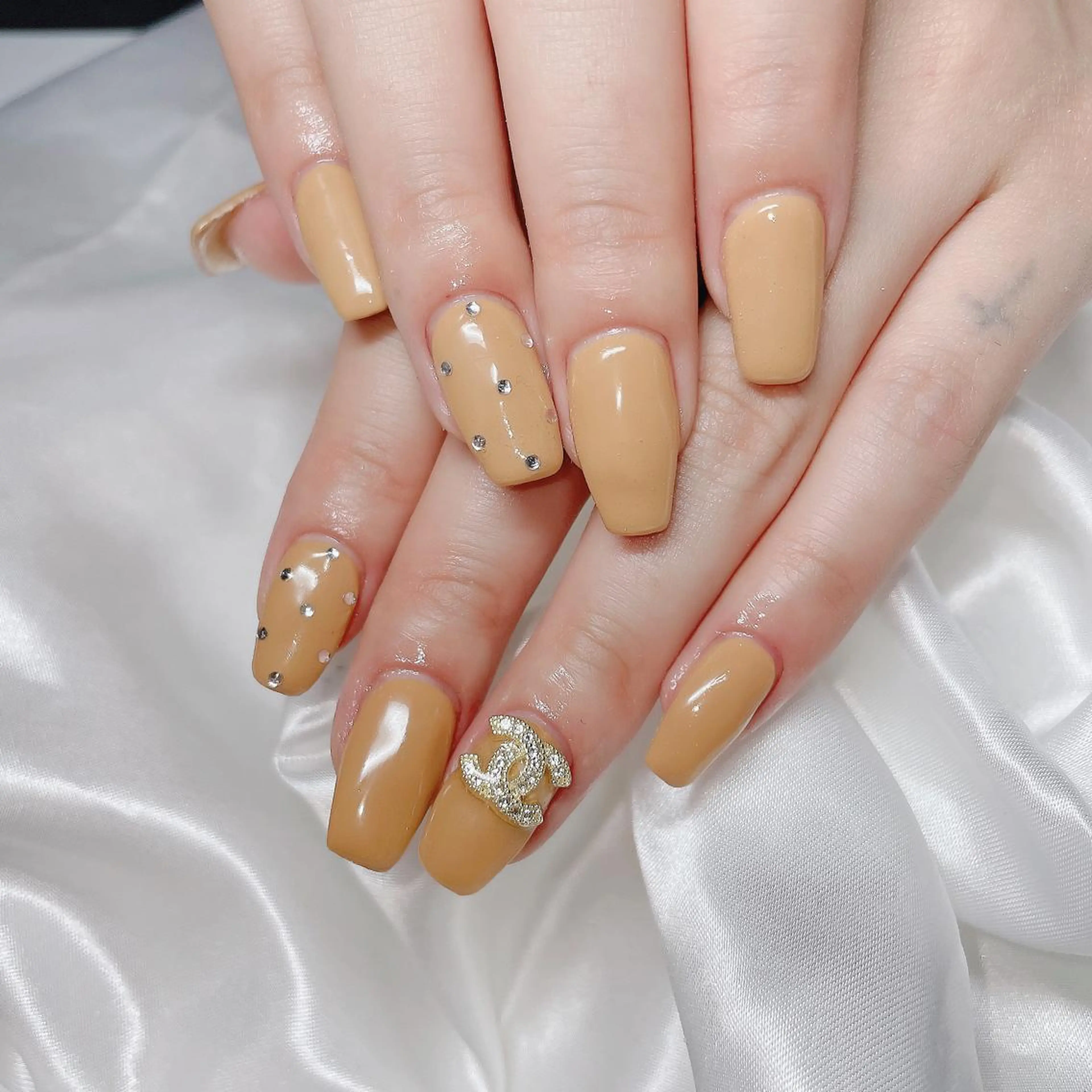 ネイル チークネイル フラッシュネイル フットネイル フレンチネイル キラキラネイル ハンドネイル merci nail所属・merci nailのネイルデザイン